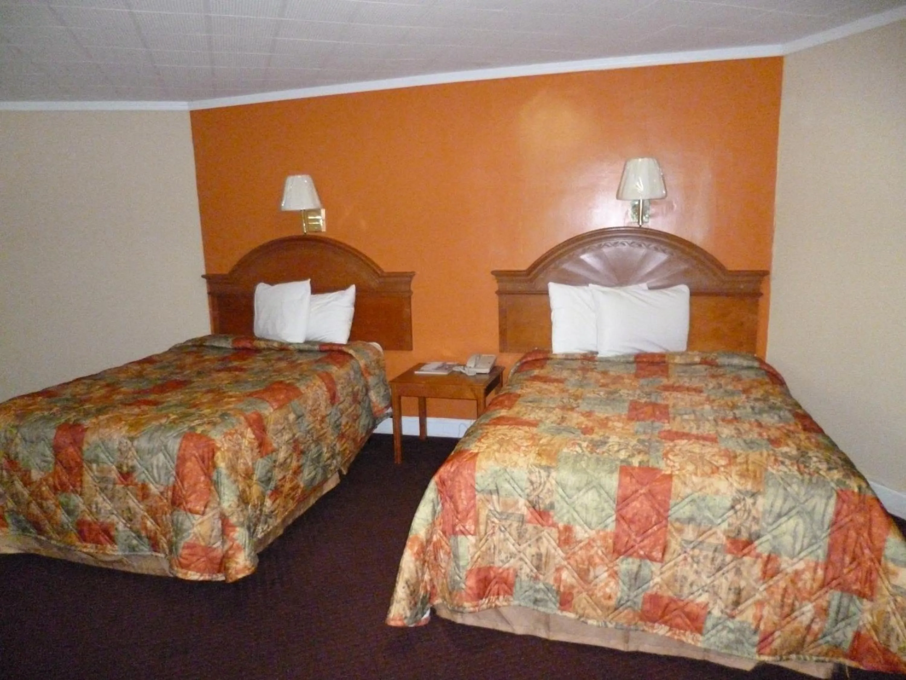 Bed in Mount Vernon Inn