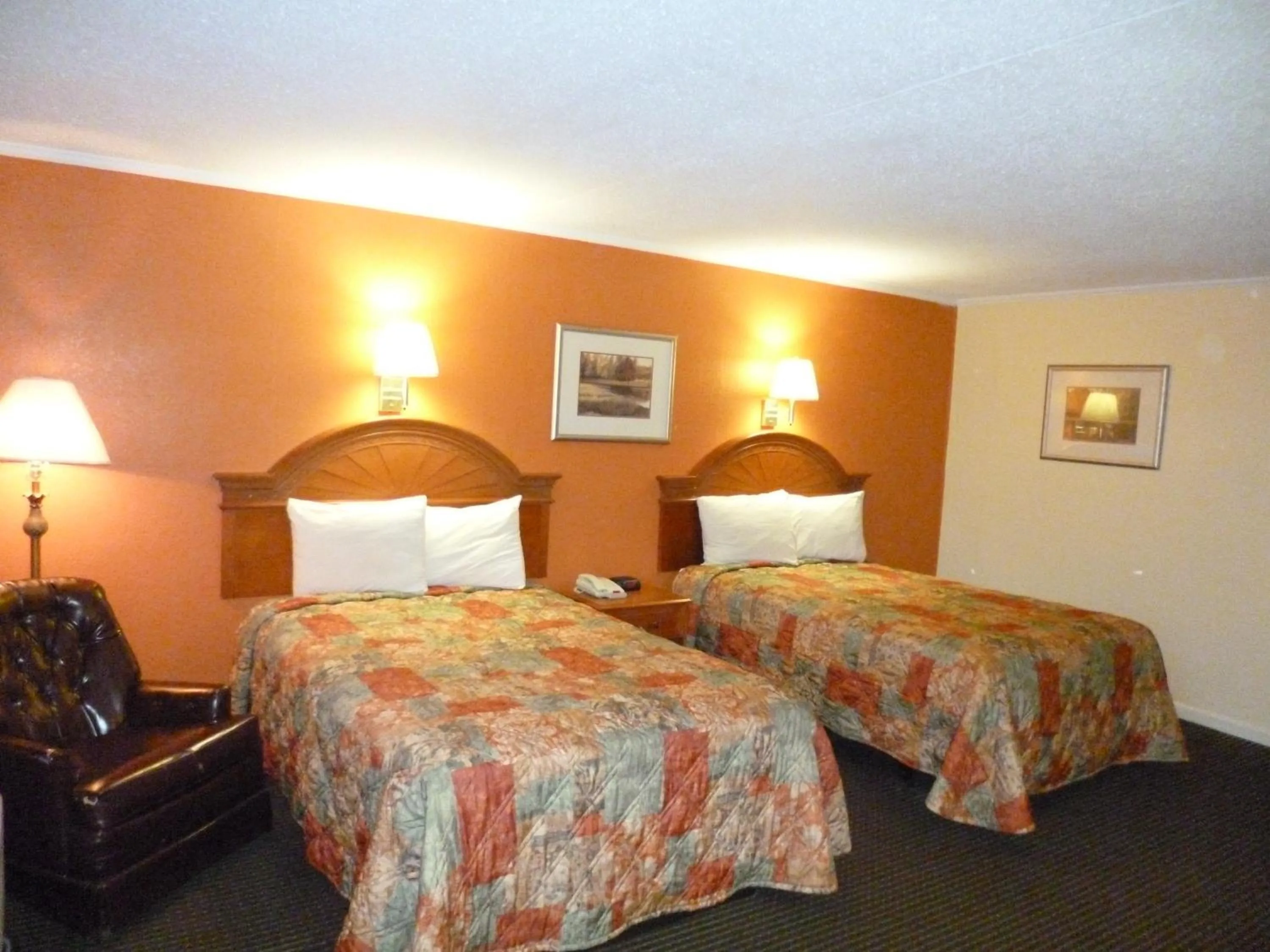 Bed in Mount Vernon Inn