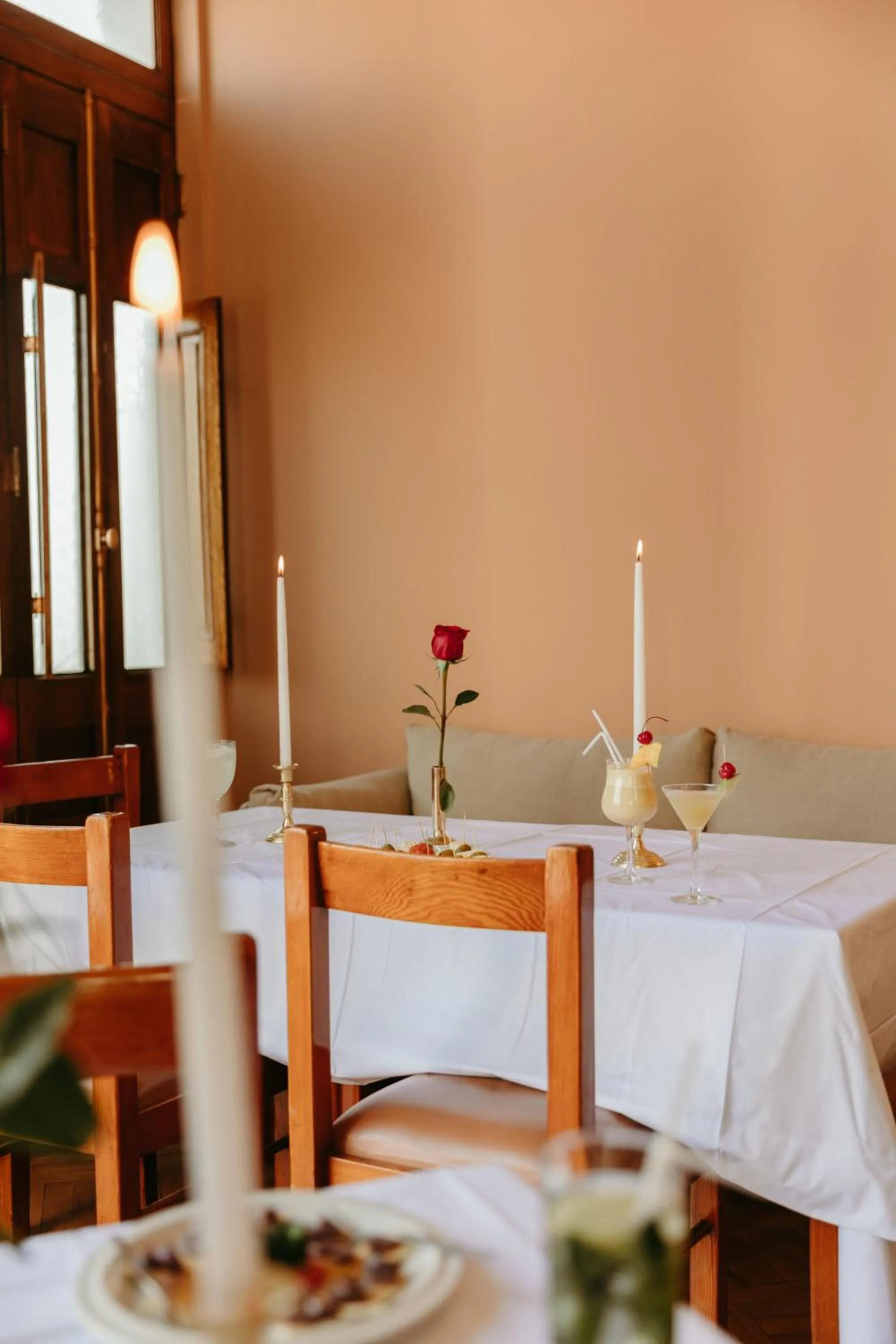 Dining area in Plaza Central