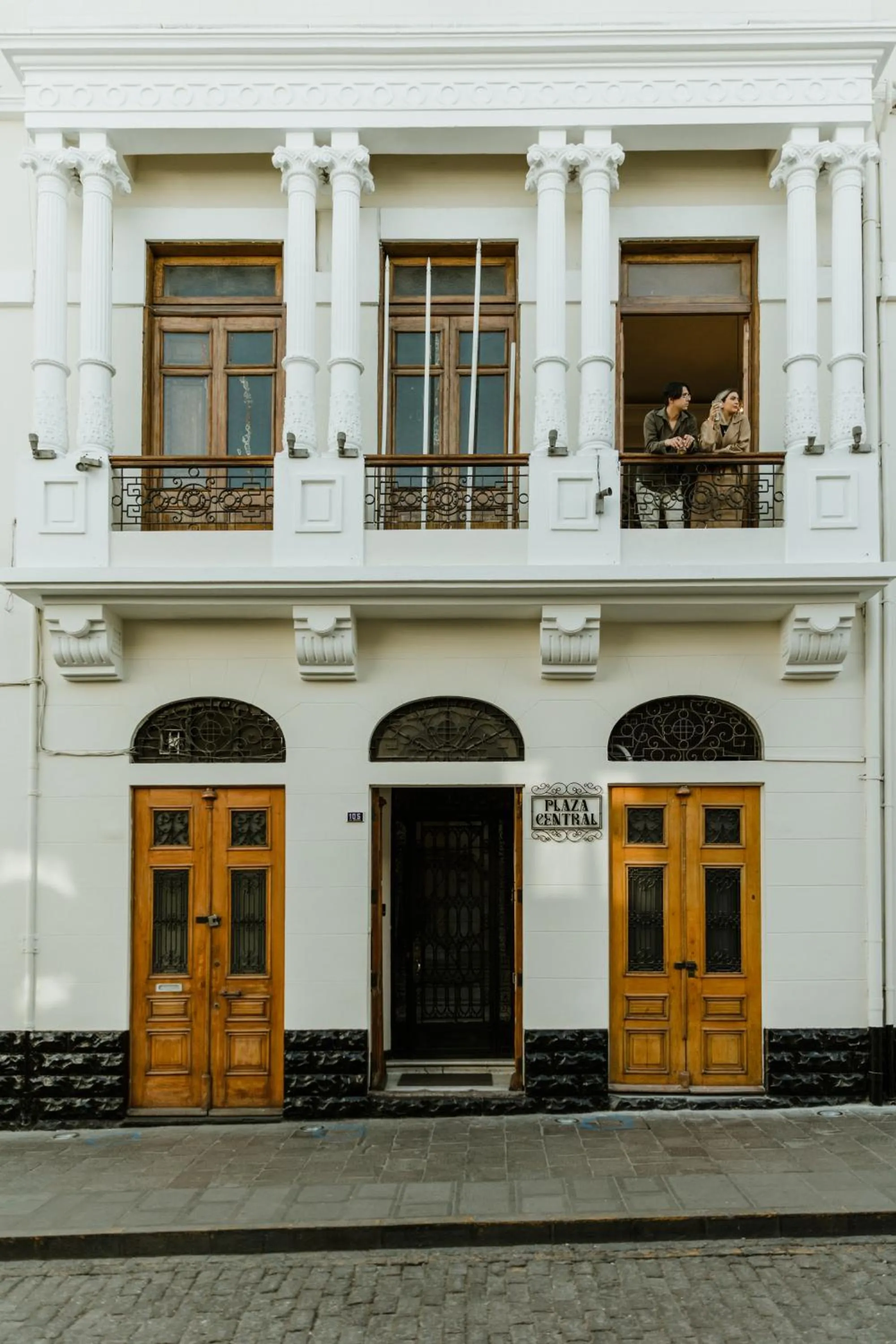Facade/entrance in Plaza Central