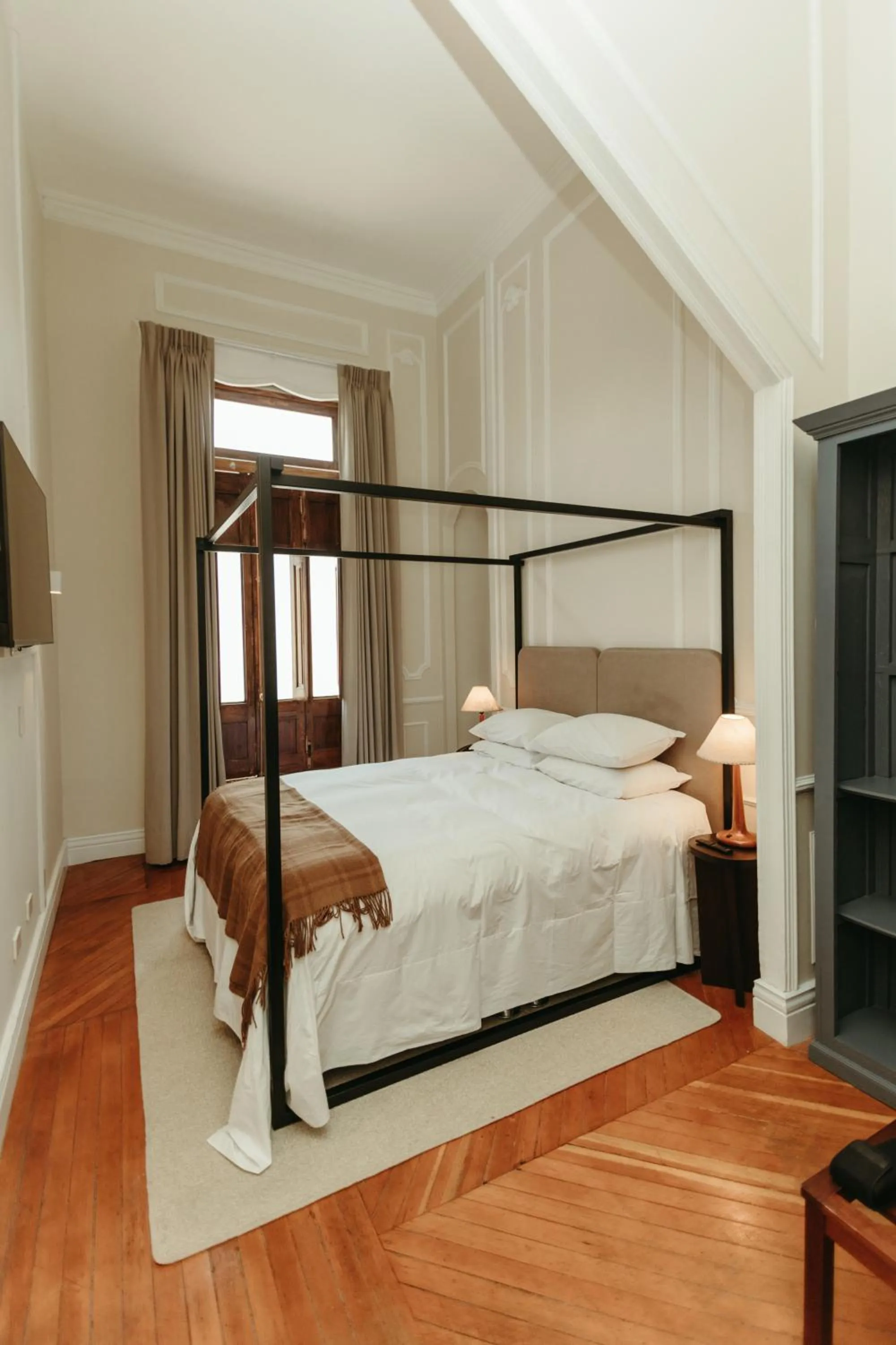 Bedroom, Bed in Plaza Central