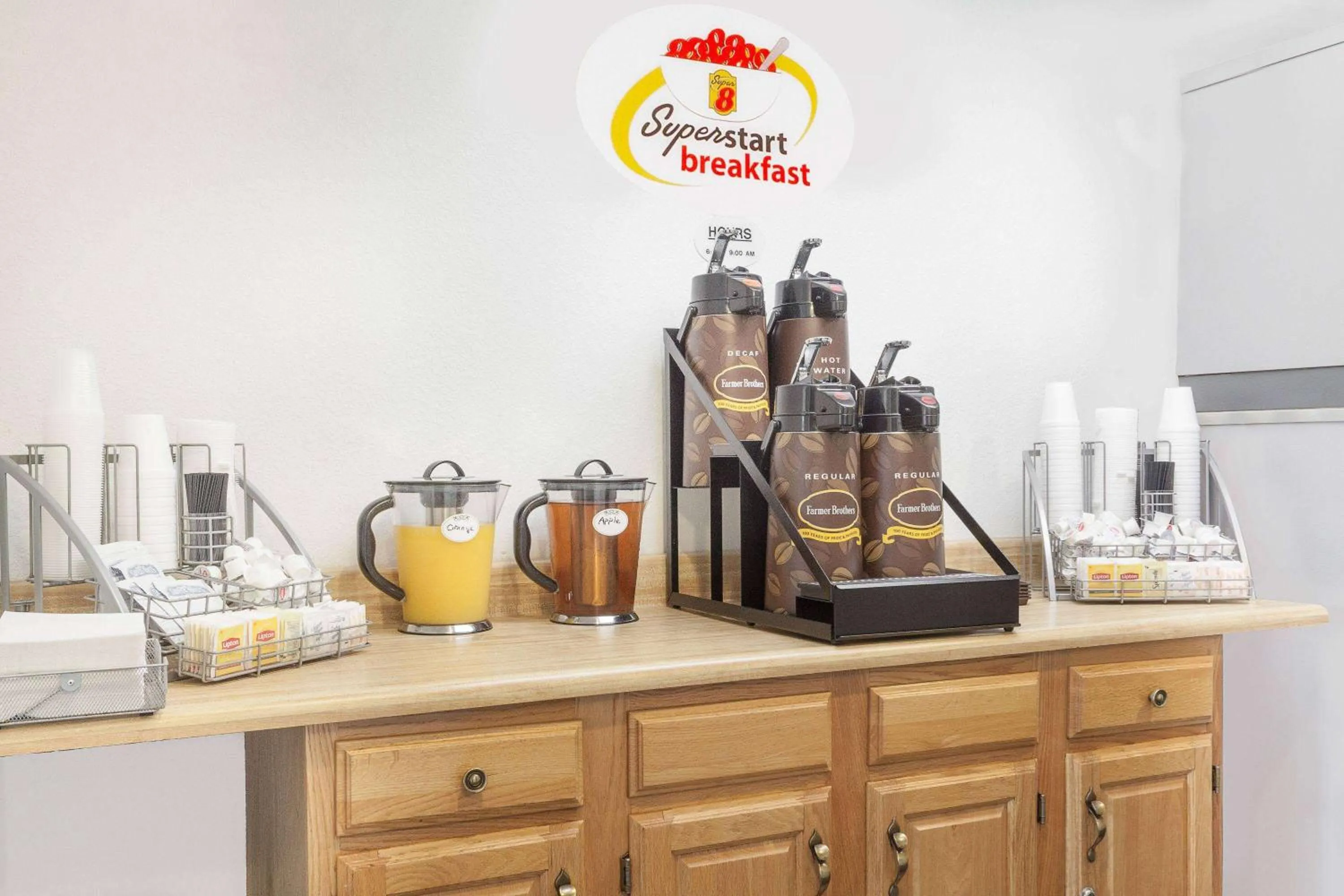 Entertainment in Super 8 by Wyndham Queensbury Glens Falls