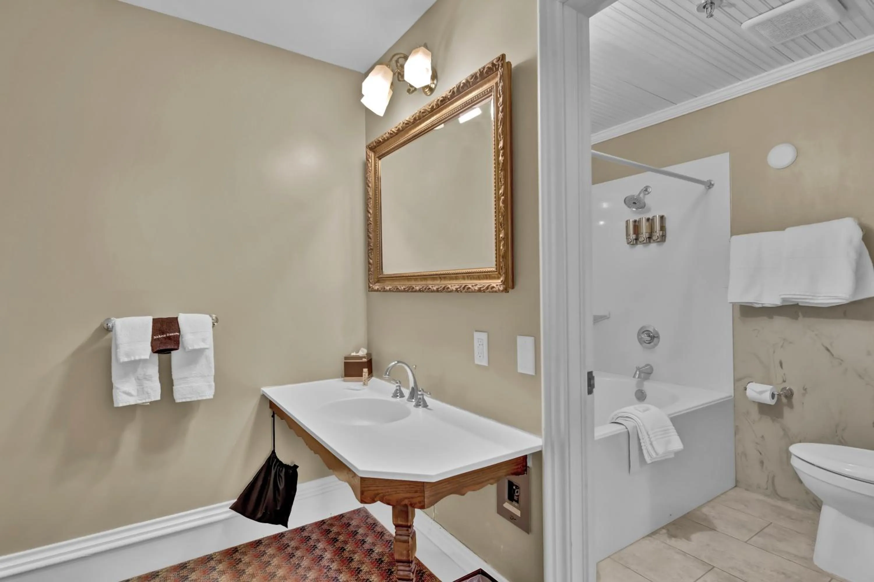 Bathroom in St James Hotel