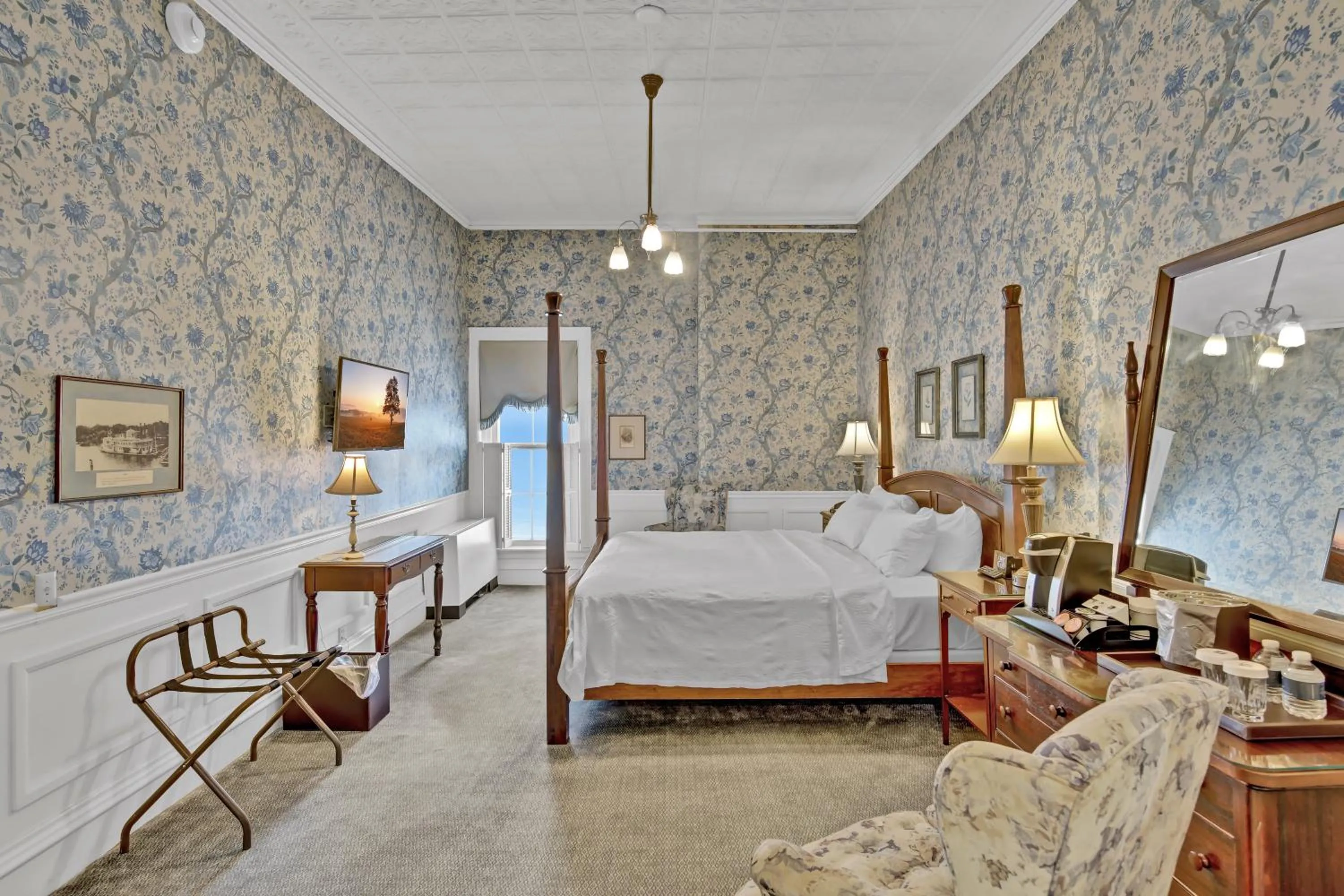 Bedroom, Bed in St James Hotel