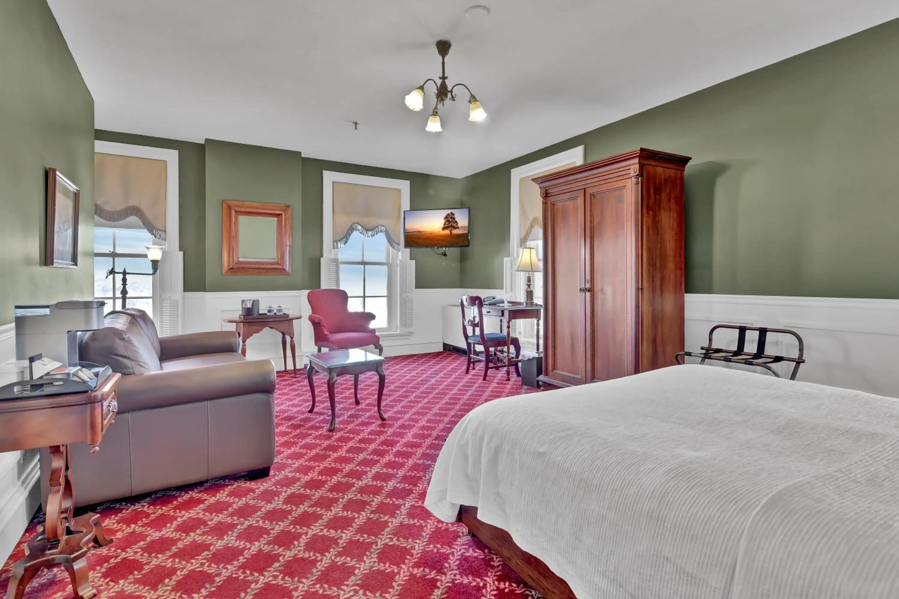 Bedroom, Bed in St James Hotel