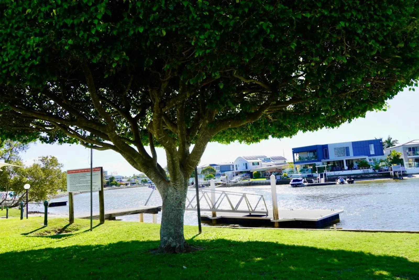 Spring in Pelican Cove Waterfront Apartment