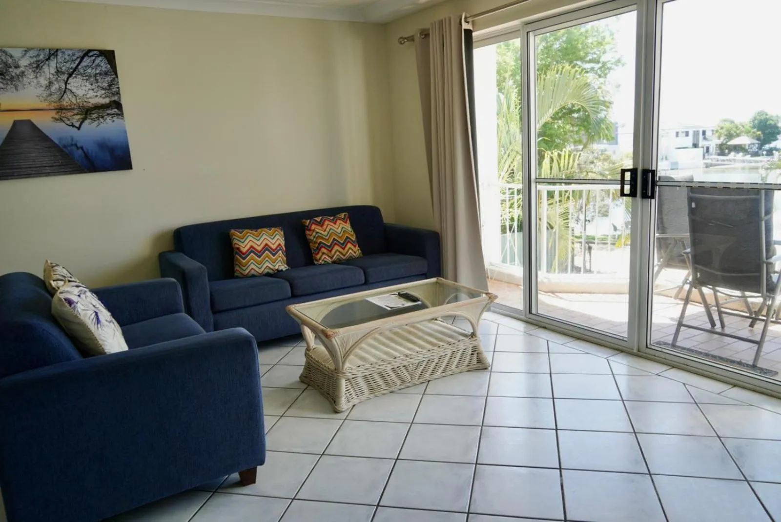 Pelican Cove Waterfront Apartment