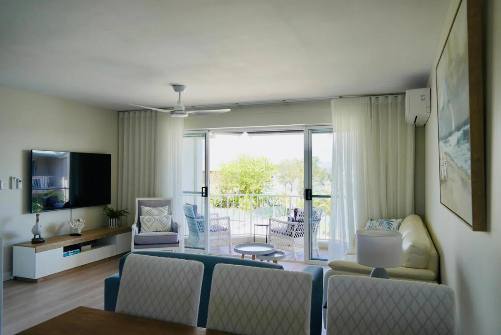 Pelican Cove Waterfront Apartment