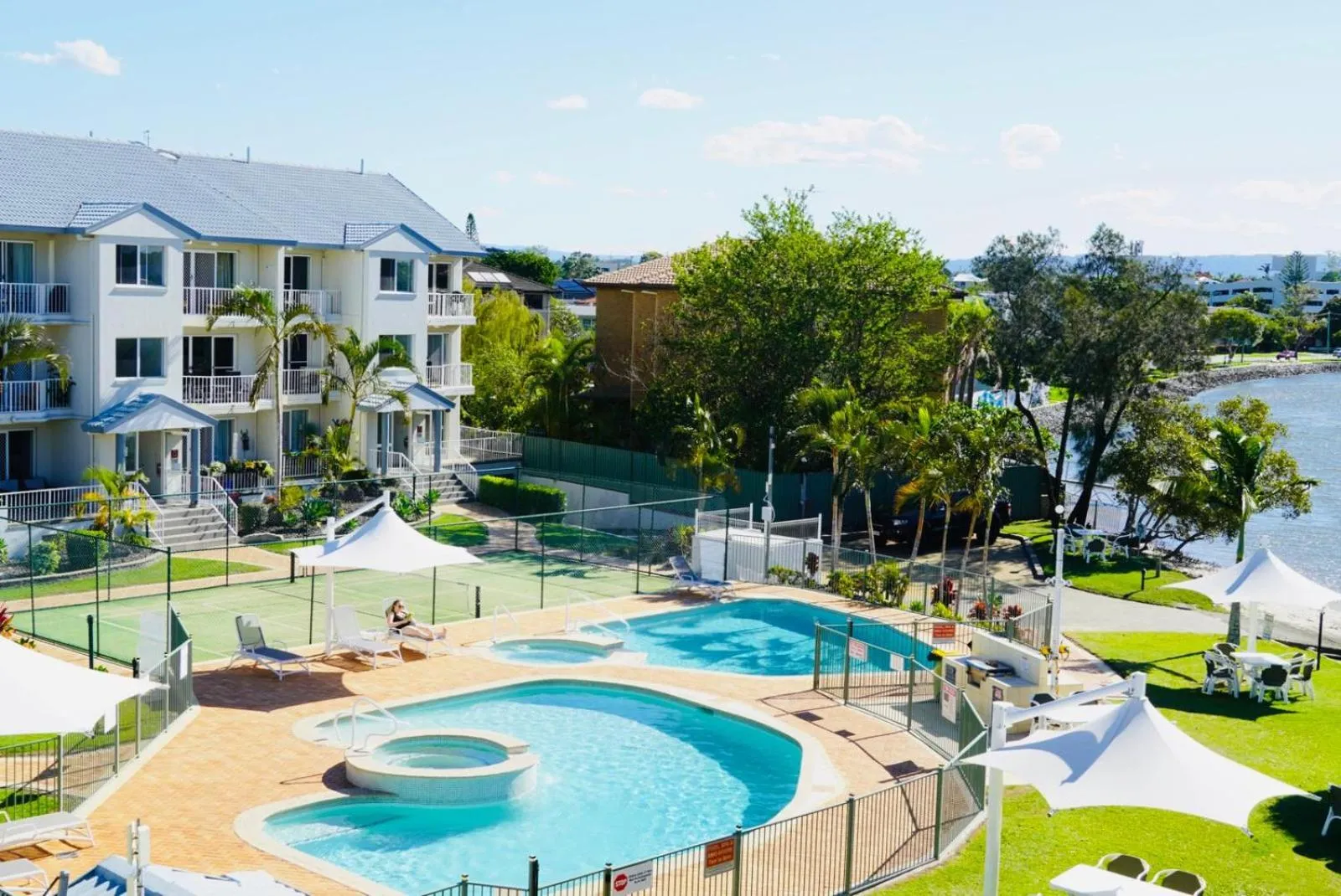 Day in Pelican Cove Waterfront Apartment