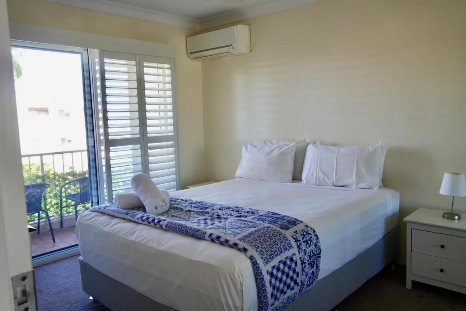 Bed in Pelican Cove Waterfront Apartment