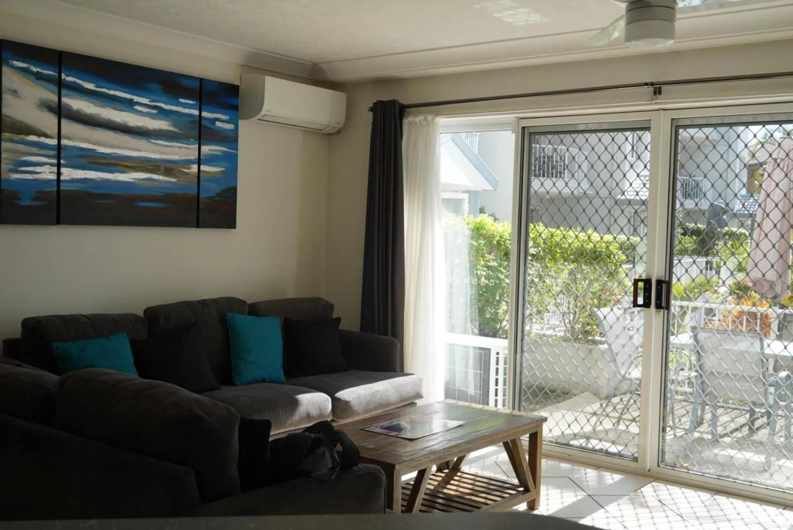 Day in Pelican Cove Waterfront Apartment