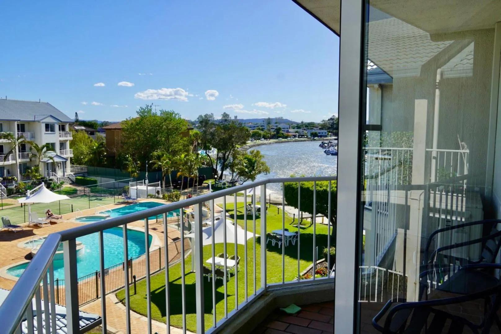 Day in Pelican Cove Waterfront Apartment