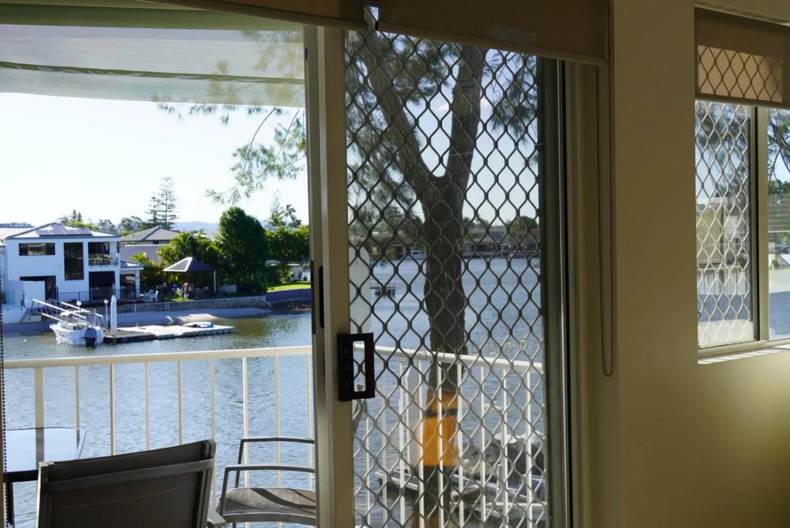 Pelican Cove Waterfront Apartment