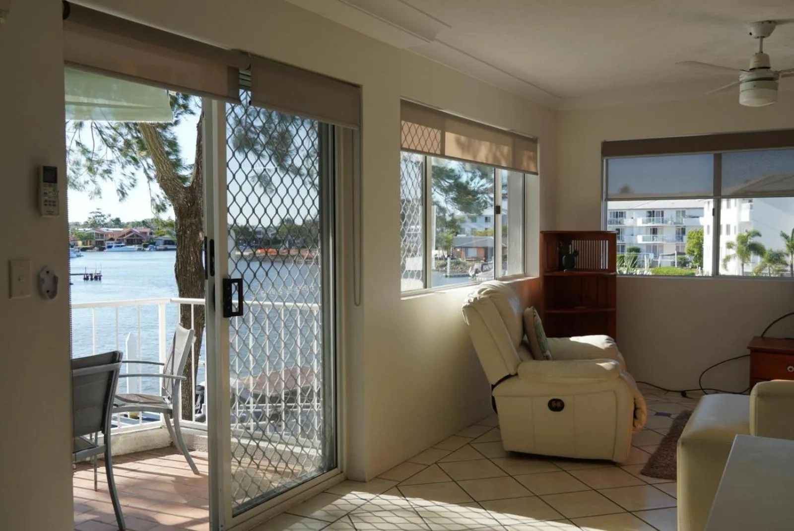 Pelican Cove Waterfront Apartment