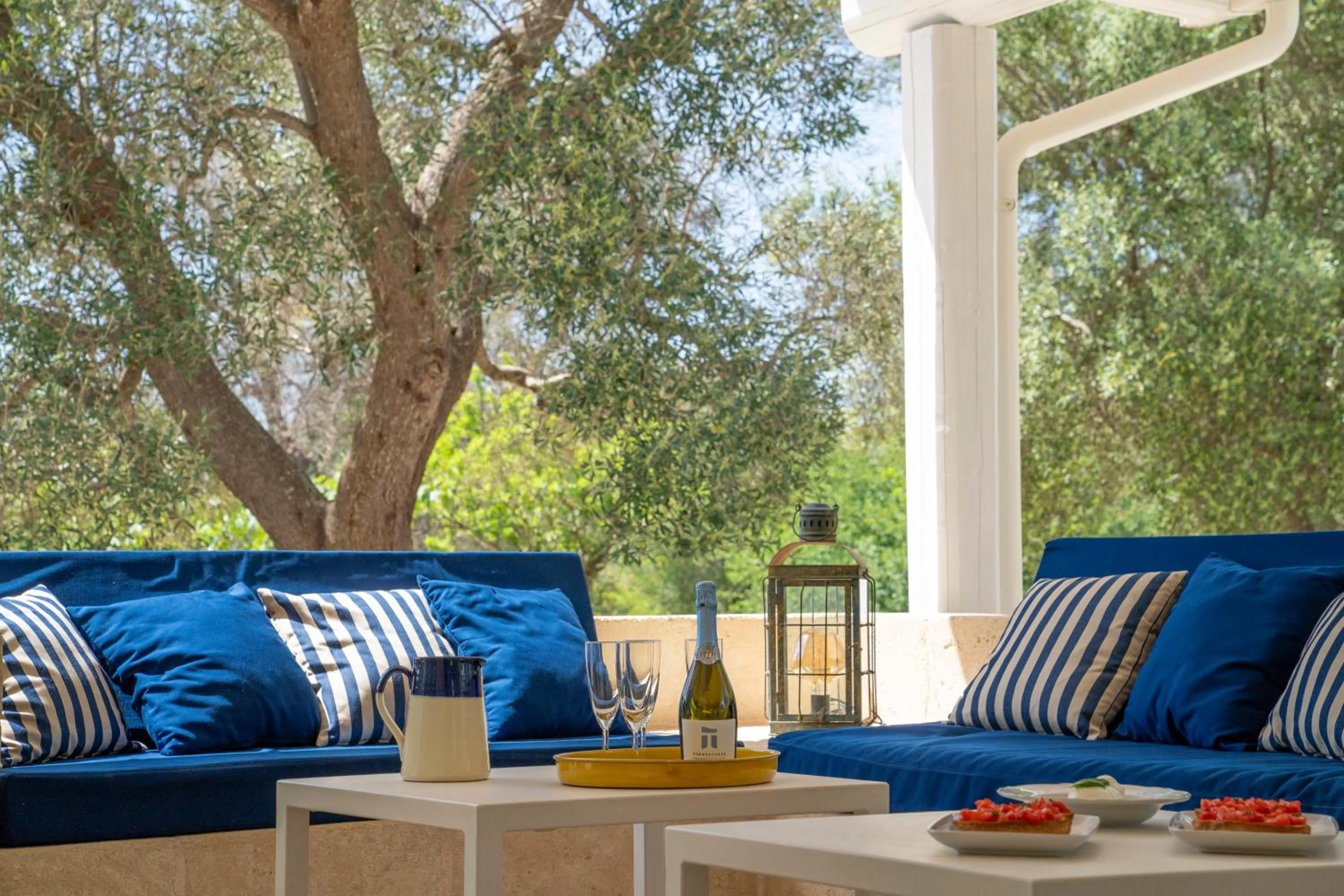 Patio in TRULLO MATTEO VILLA DE LUXE avec PISCINE