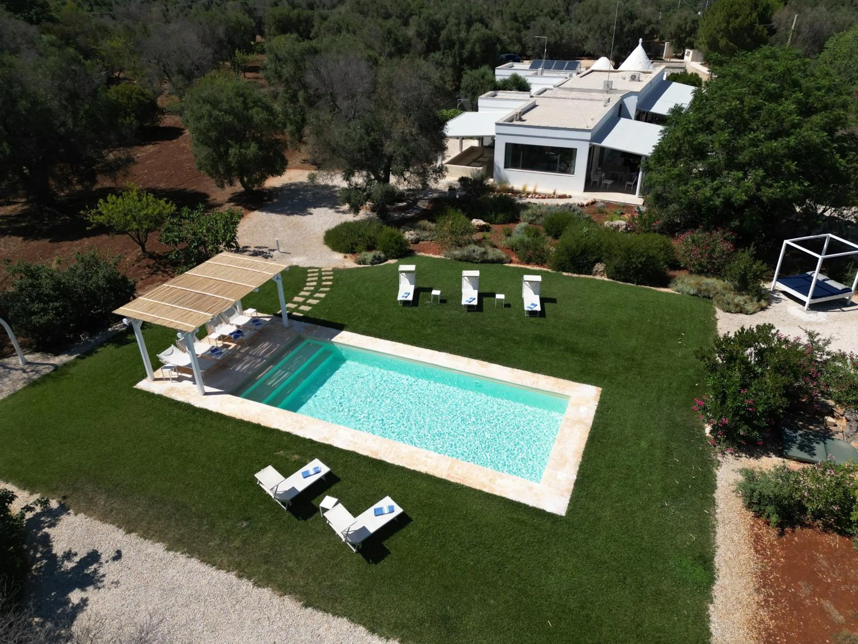 Bird's eye view in TRULLO MATTEO VILLA DE LUXE avec PISCINE