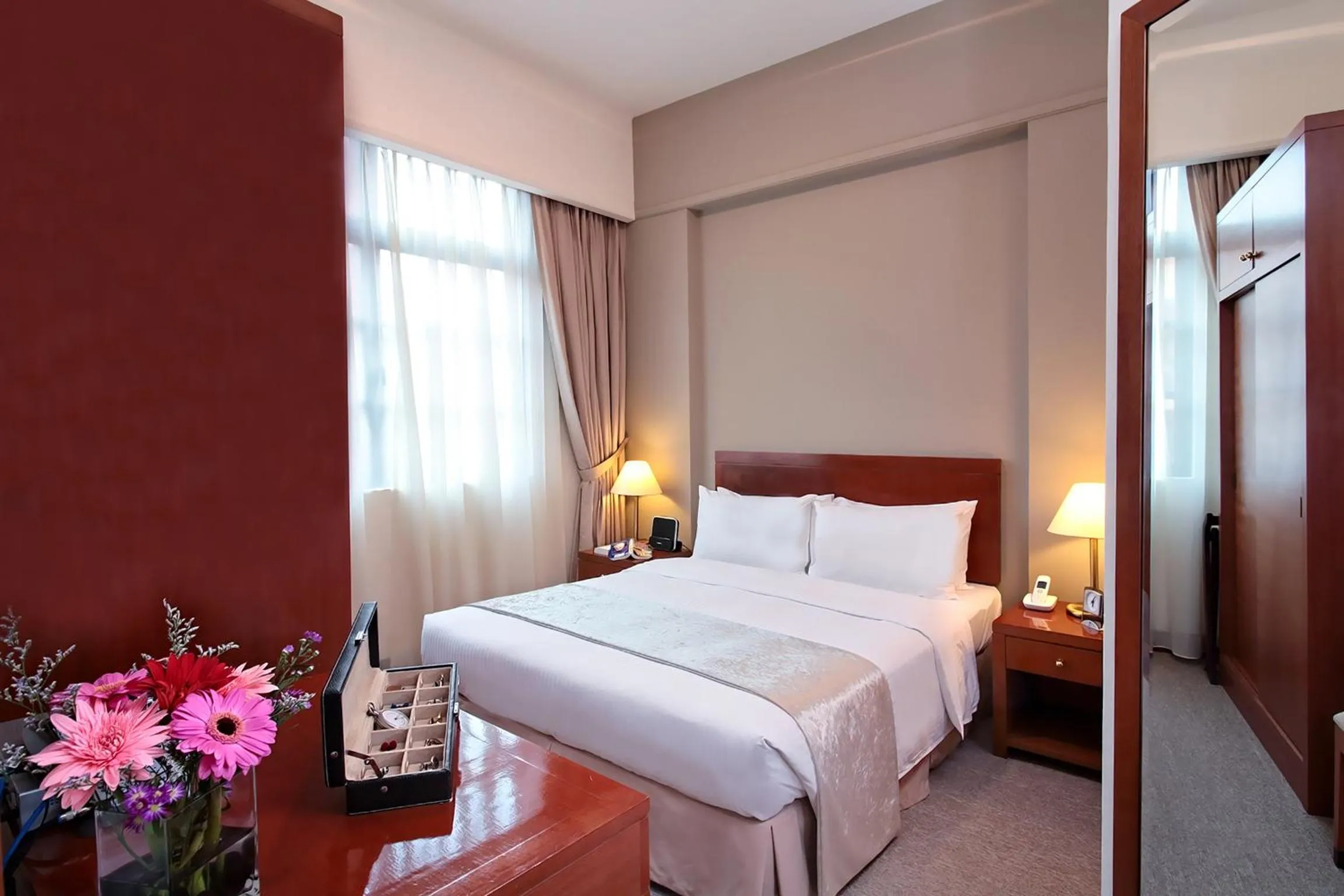 Bedroom, Bed in Village Residence Robertson Quay by Far East Hospitality