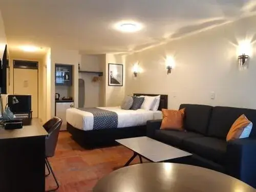 Studio with Sofa Bed in City of Sails Motel Studio with Sofa Bed in City of Sails Motel