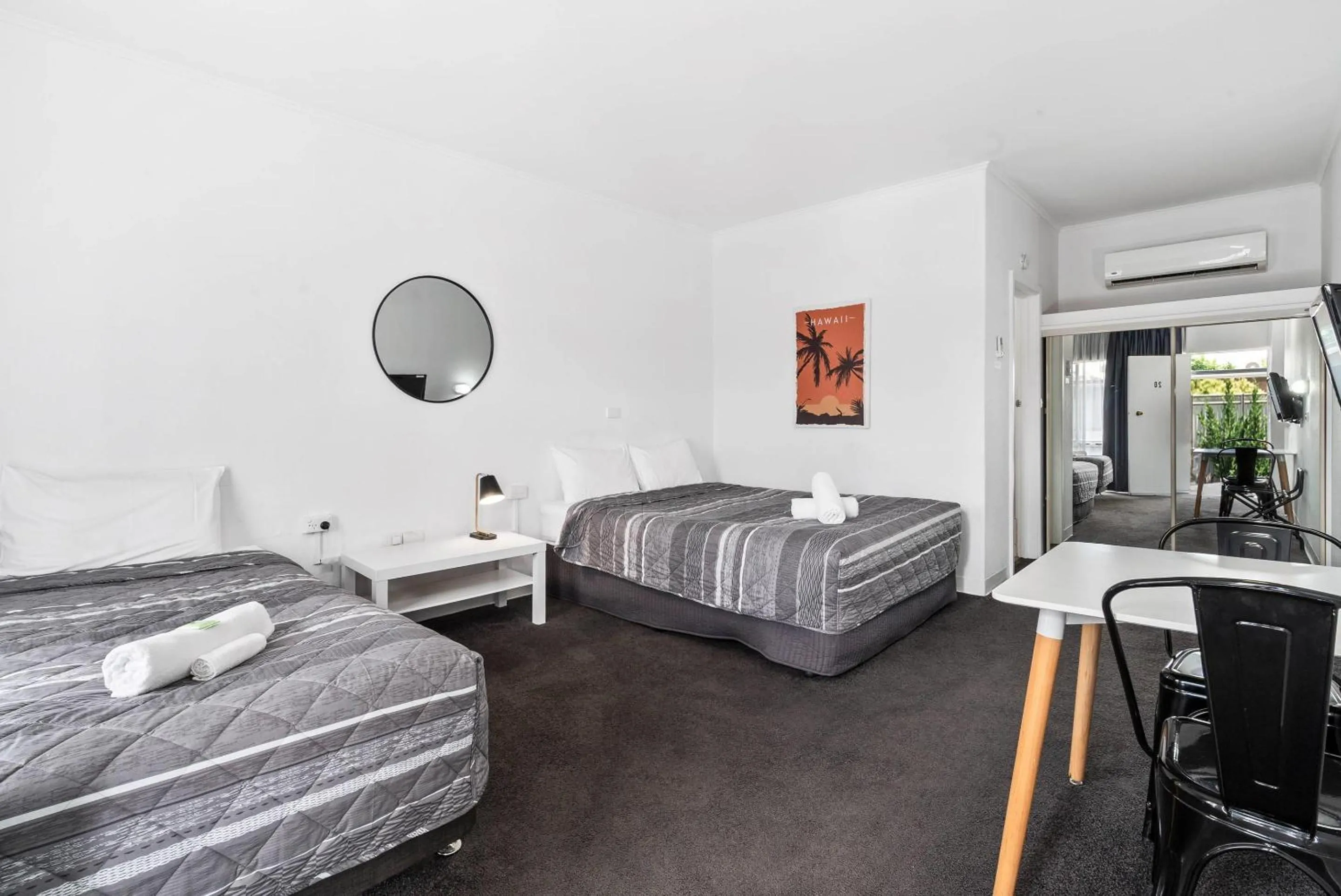 Bedroom, Bed in Comfort Inn Commodore Albury