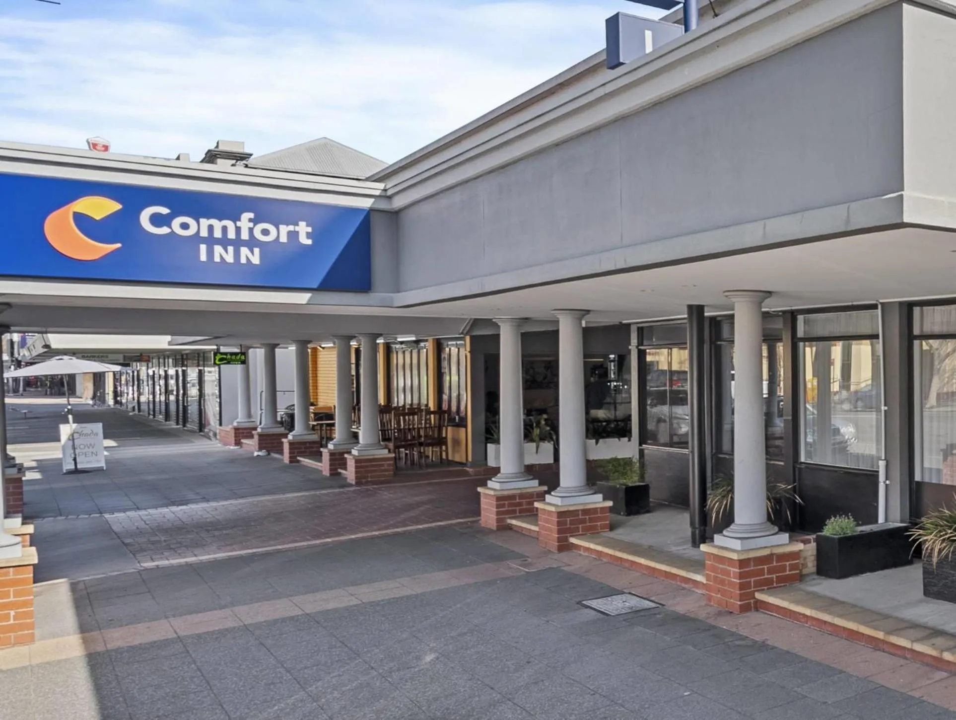 Property building in Comfort Inn Commodore Albury