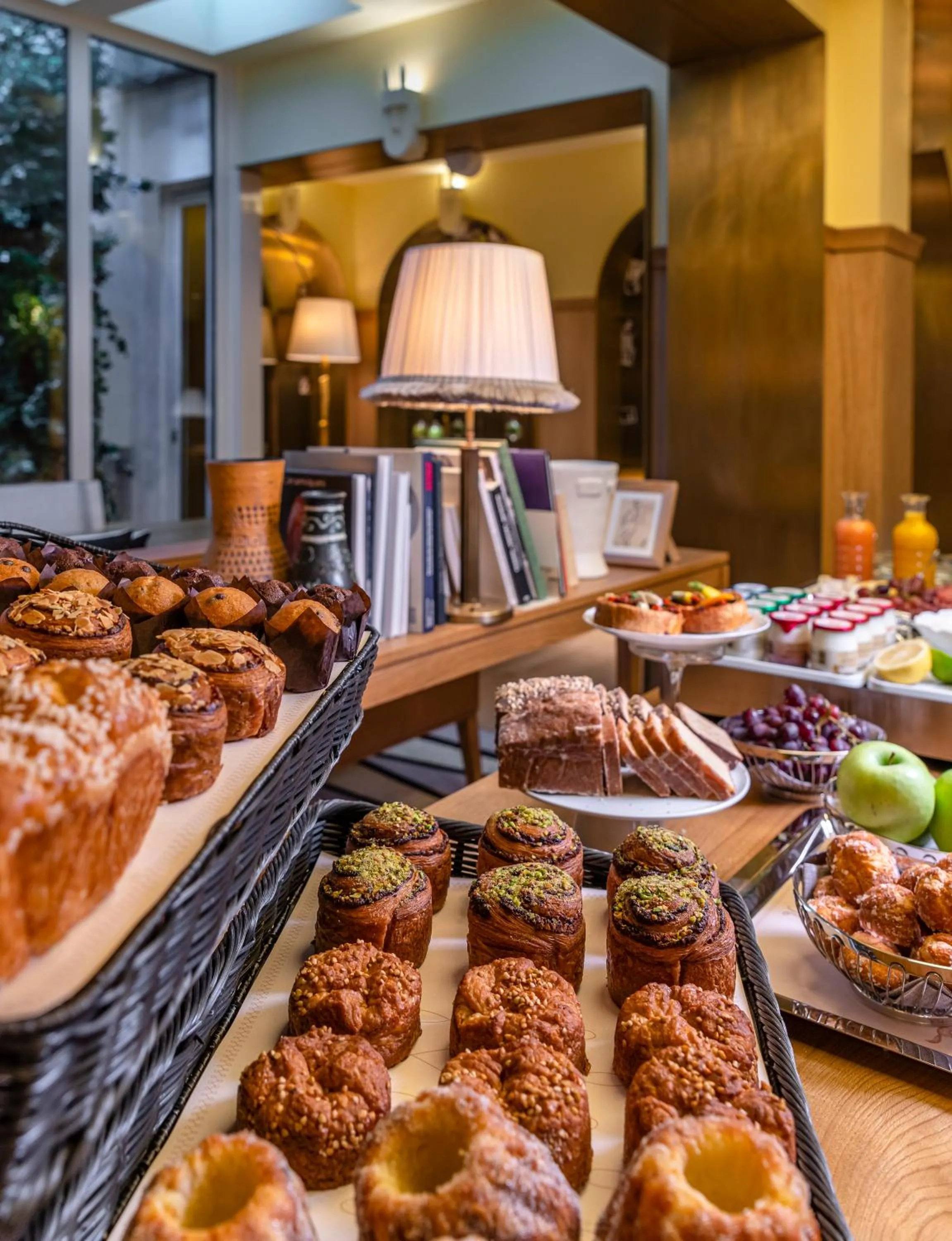 Breakfast in 9Confidentiel