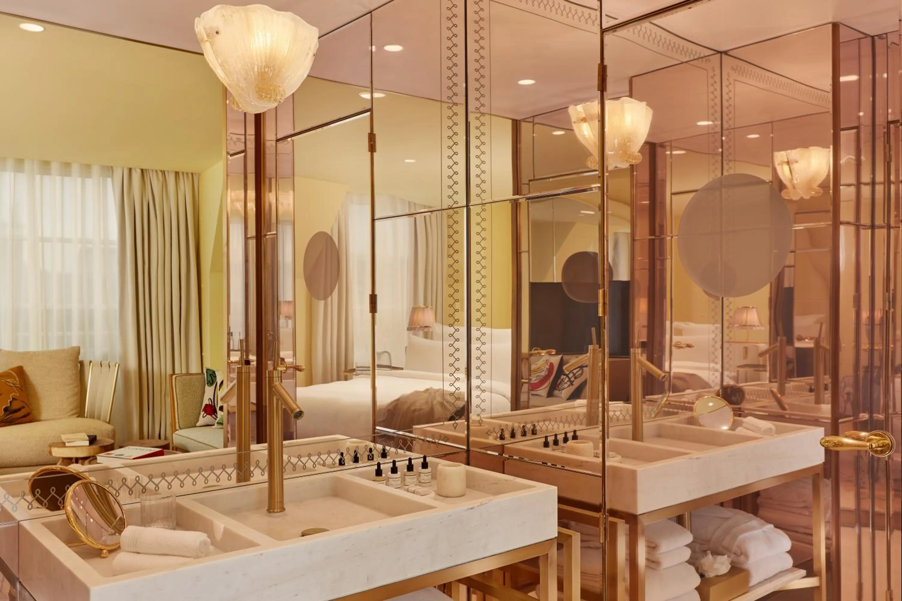 Bathroom in 9Confidentiel