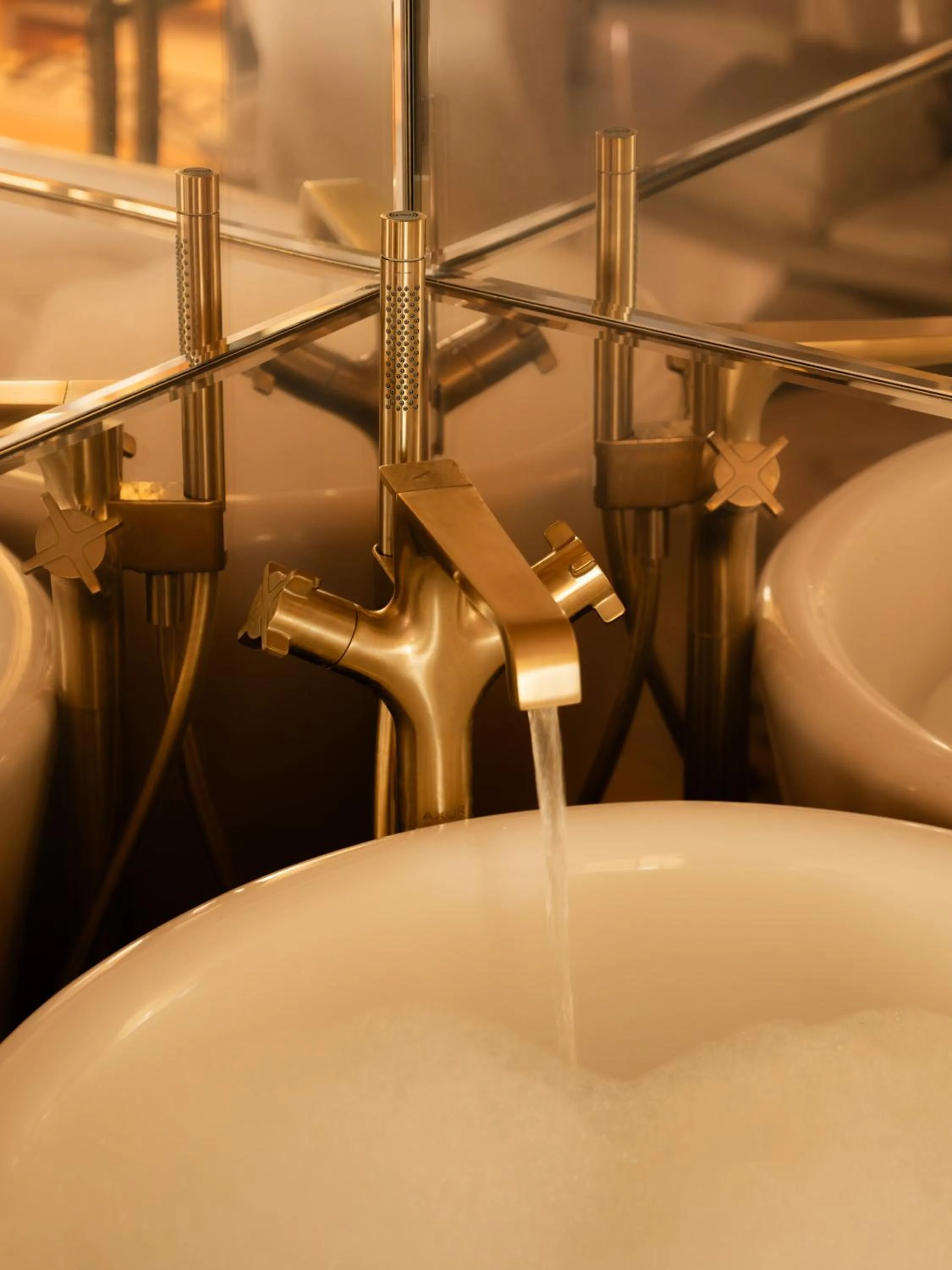 Bathroom in 9Confidentiel