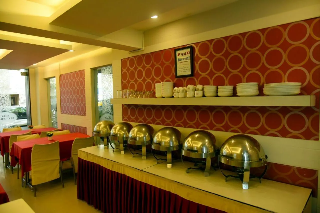 Continental breakfast in Hotel Pearl International