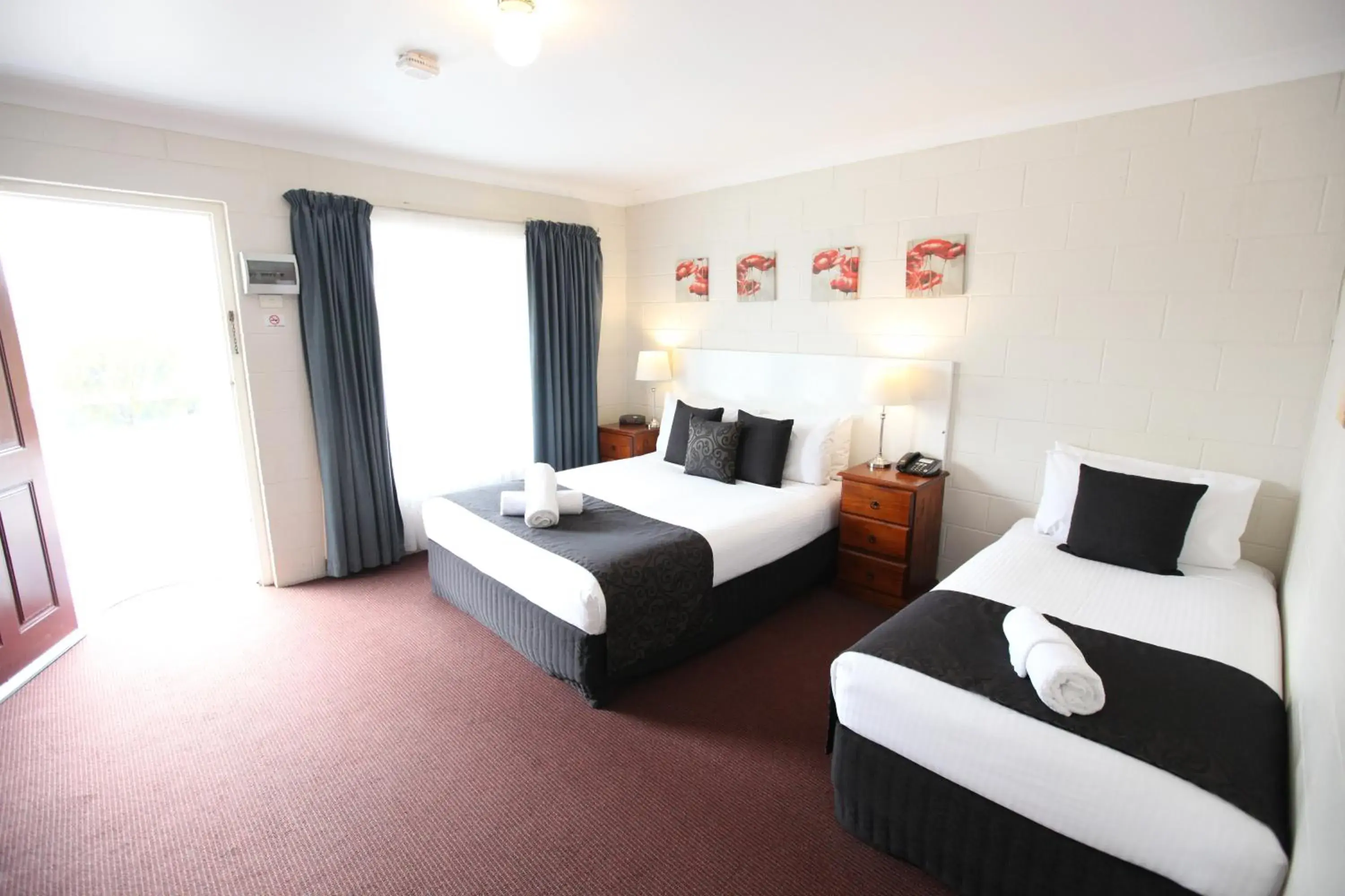 Queen and Single Room in Clare Valley Motel Queen and Single Room in Clare Valley Motel