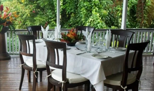 Restaurant/places to eat in Five Princes Hotel