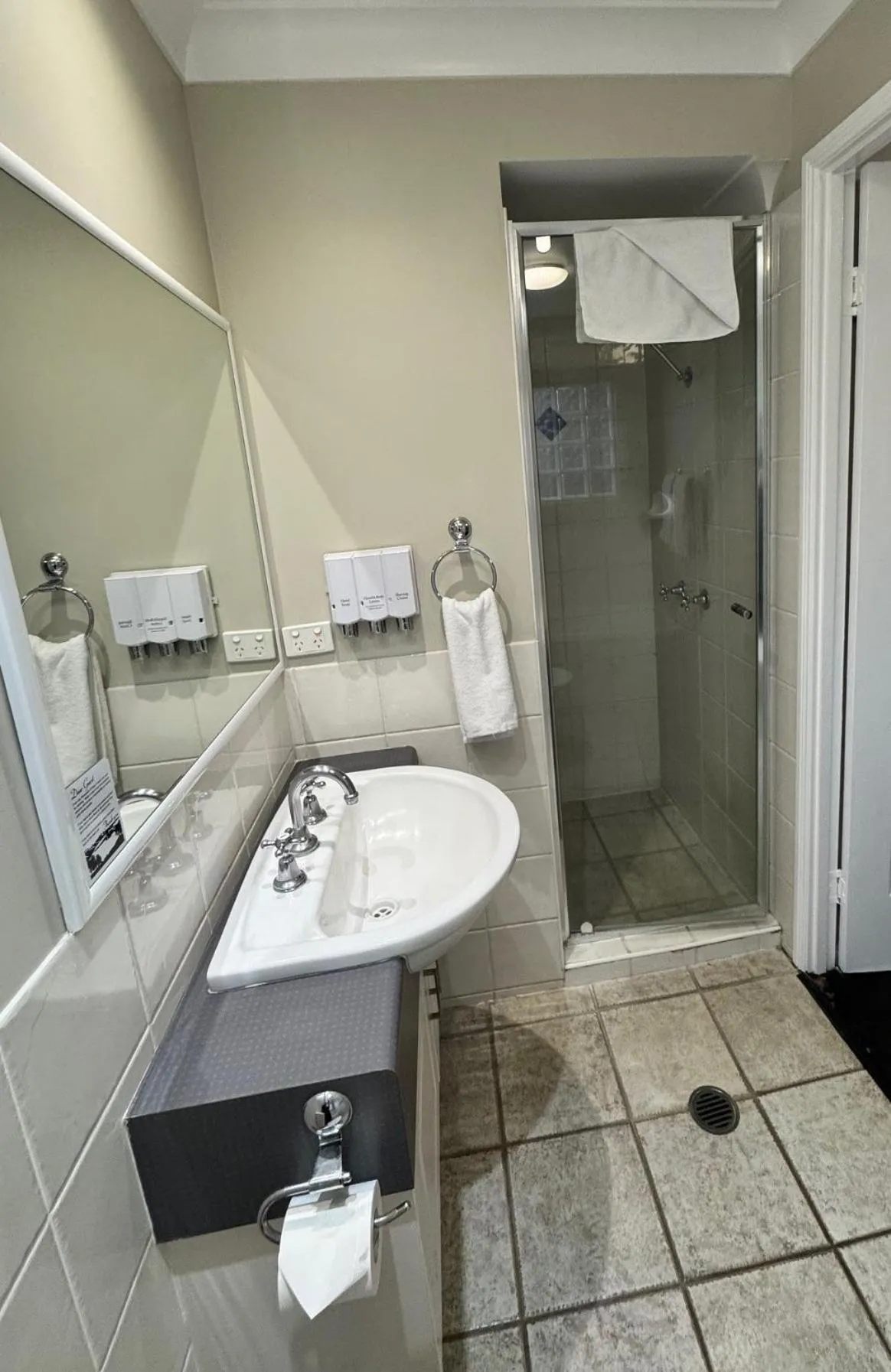 Shower in Ambassador On Ruthven