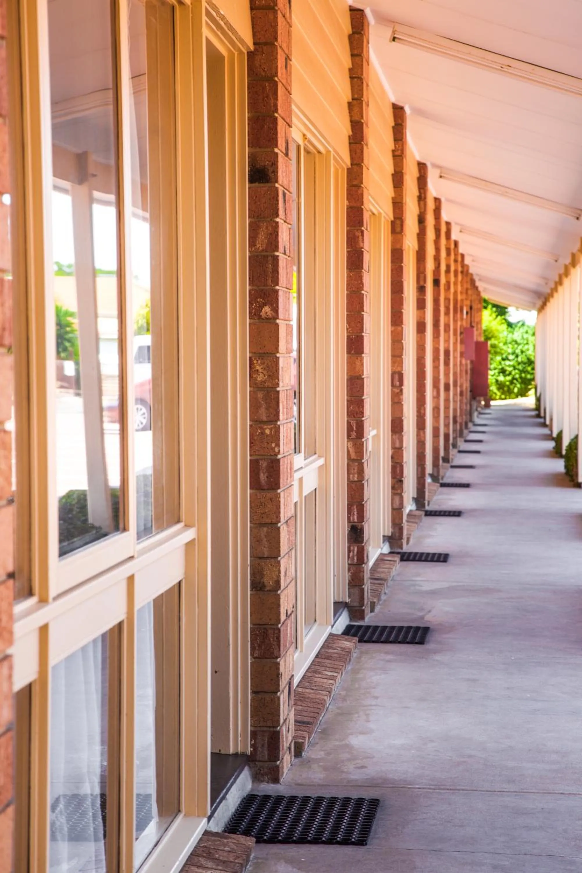 Facade/entrance in Werribee Park Motor Inn