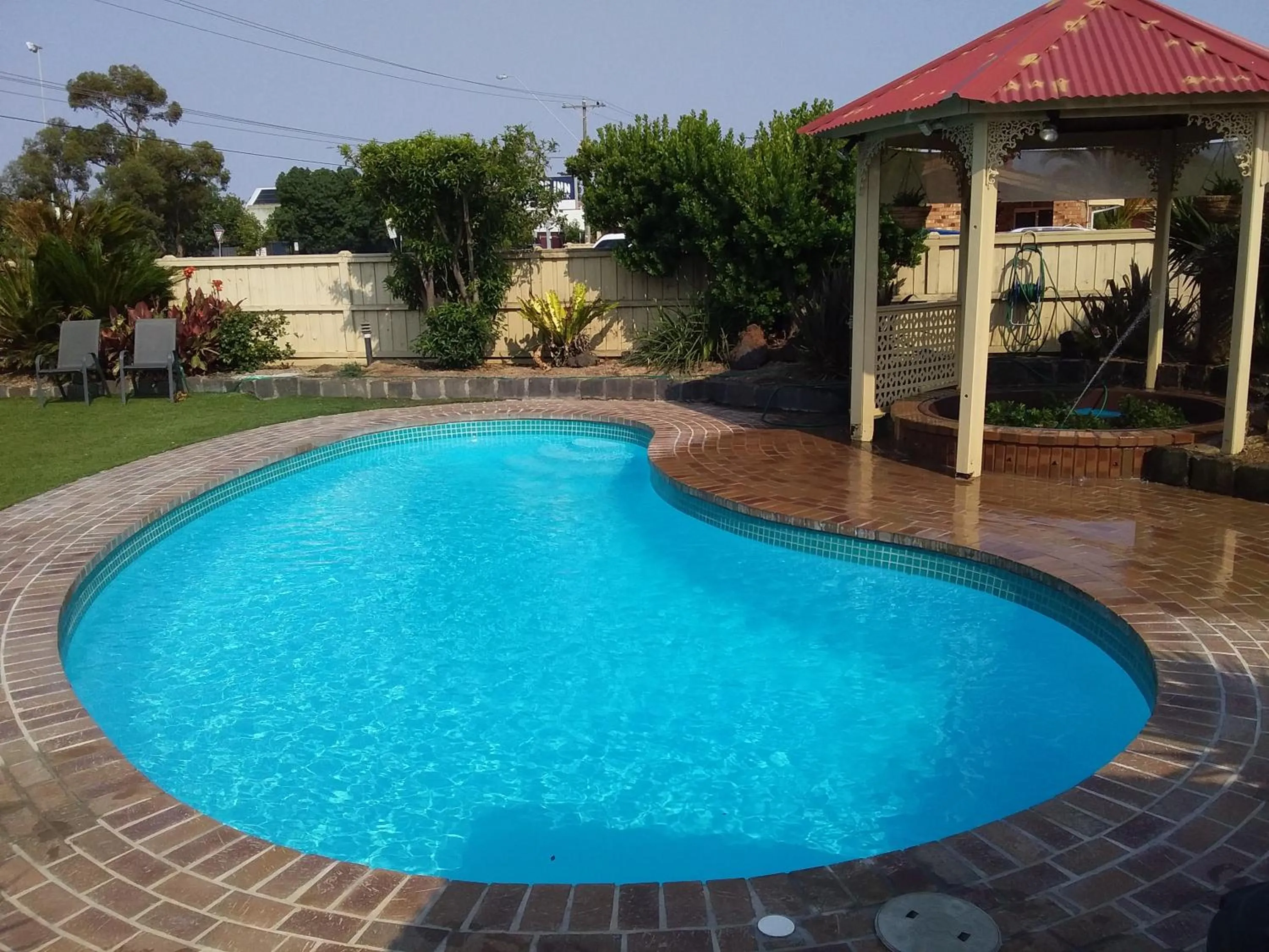 Pool view in Werribee Park Motor Inn