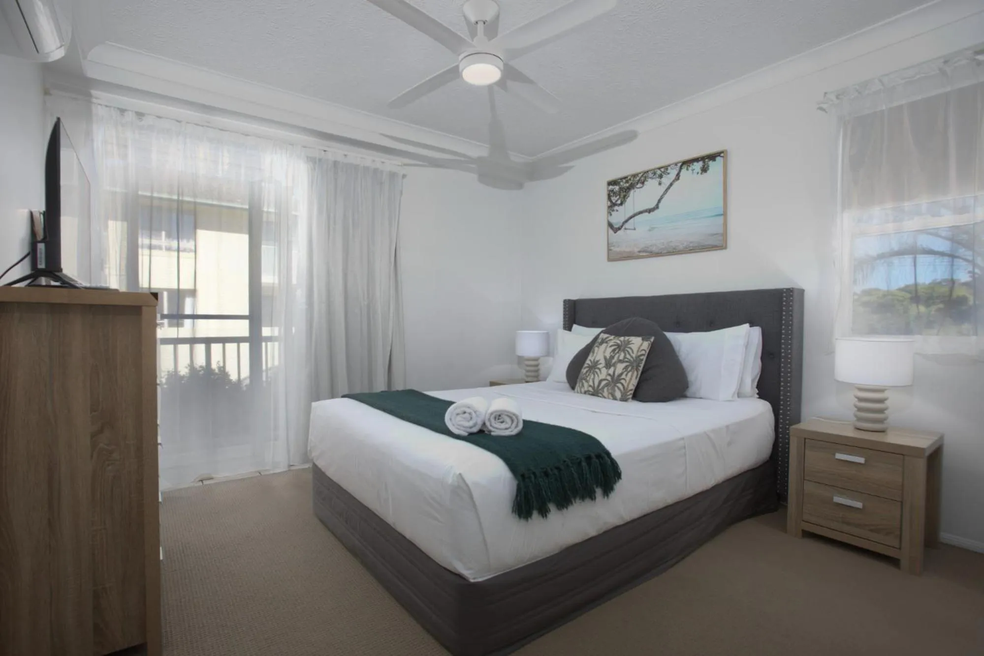 Bedroom, Bed in Bila Vista Kirra Beachside Apartments