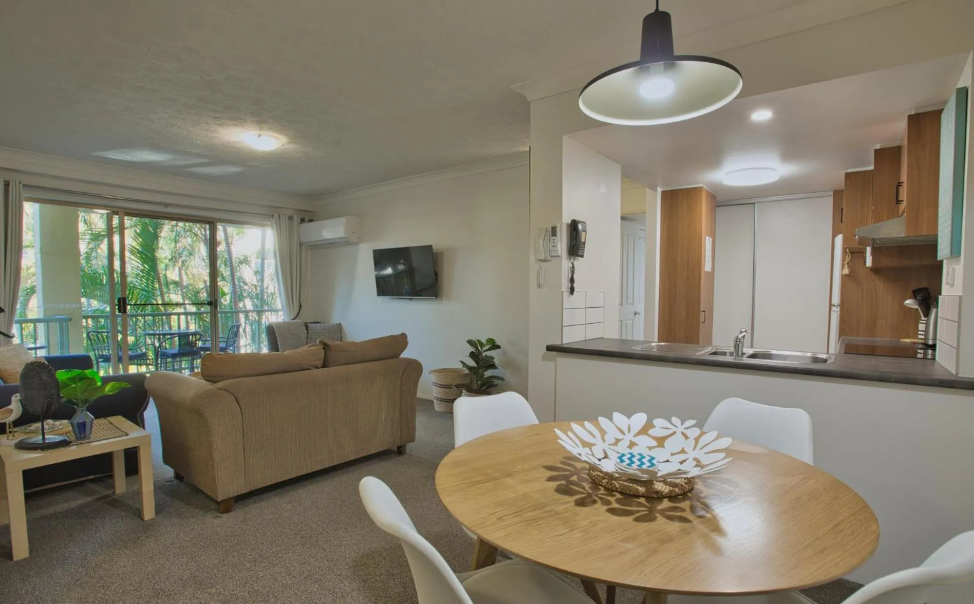 Living room in Bila Vista Kirra Beachside Apartments