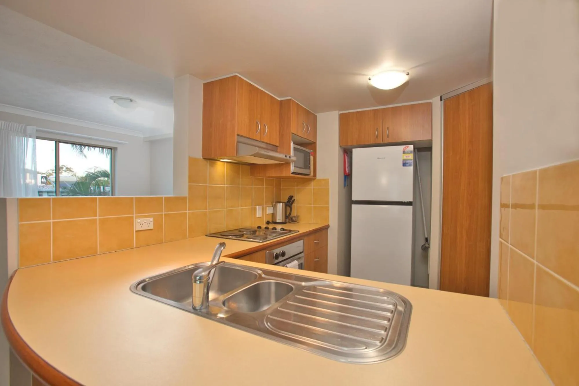 Kitchen or kitchenette in Bila Vista Kirra Beachside Apartments
