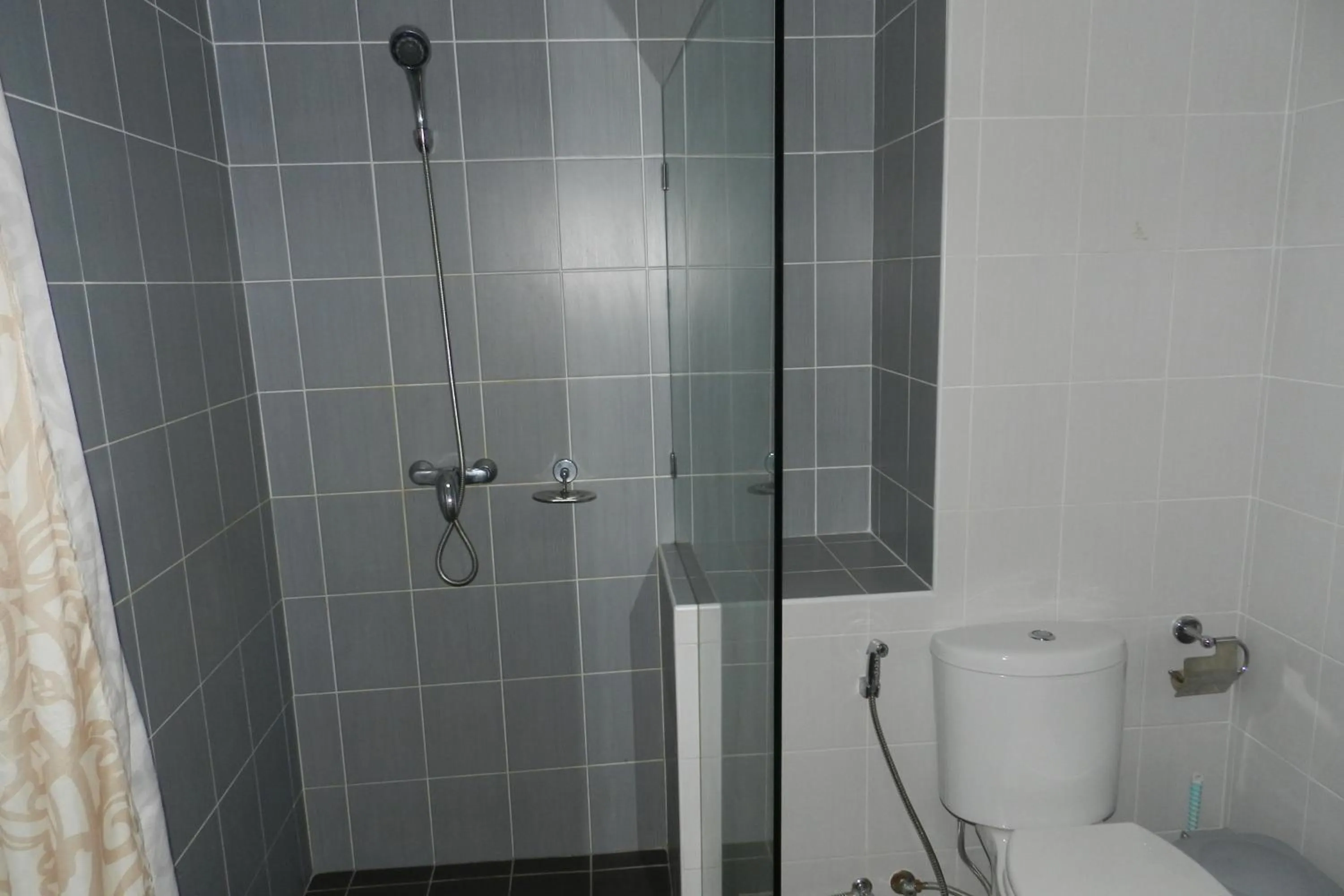 Shower in NEOcondo @ PATTAYA