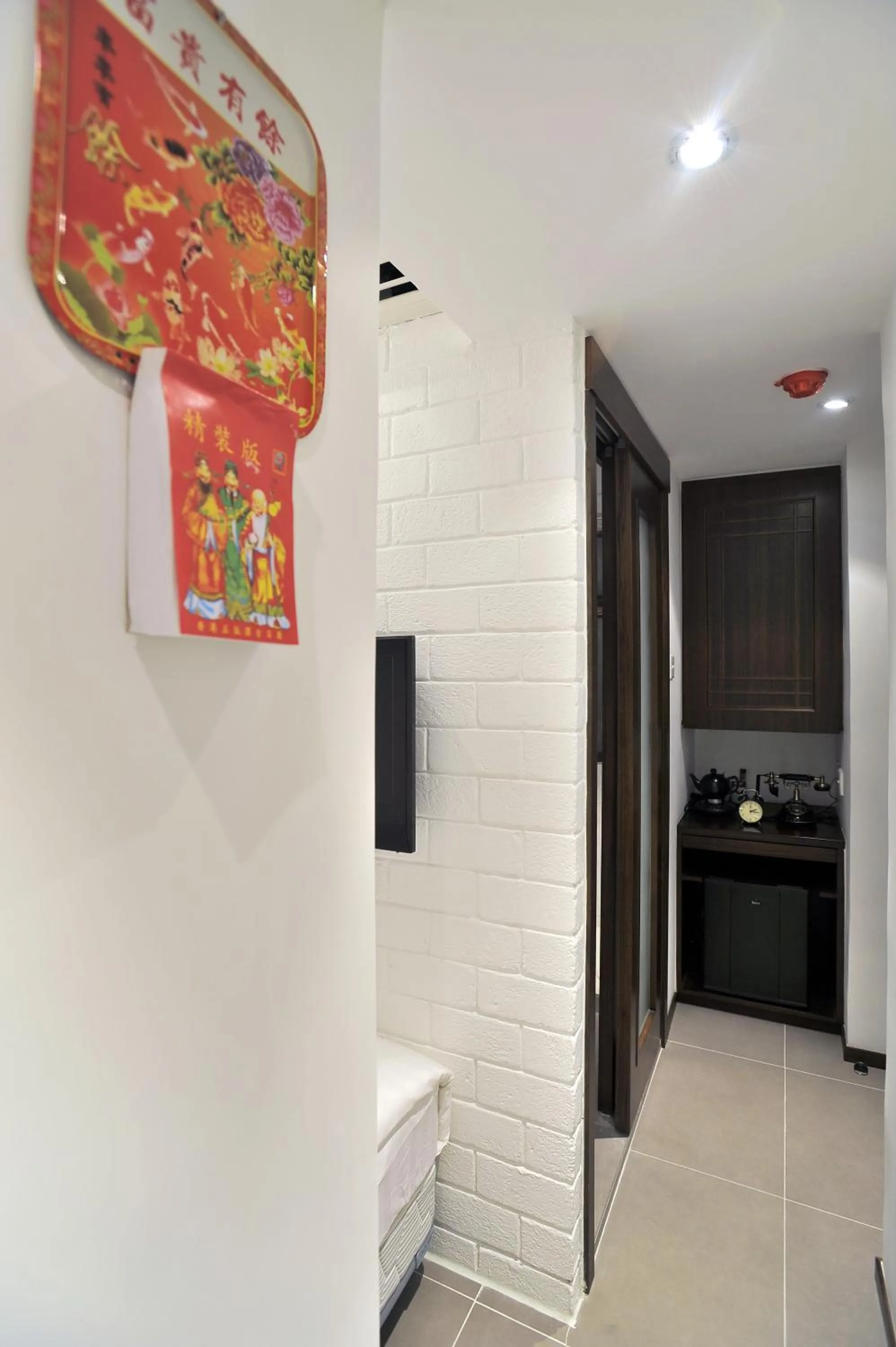 Photo of the whole room in Mingle by The Park