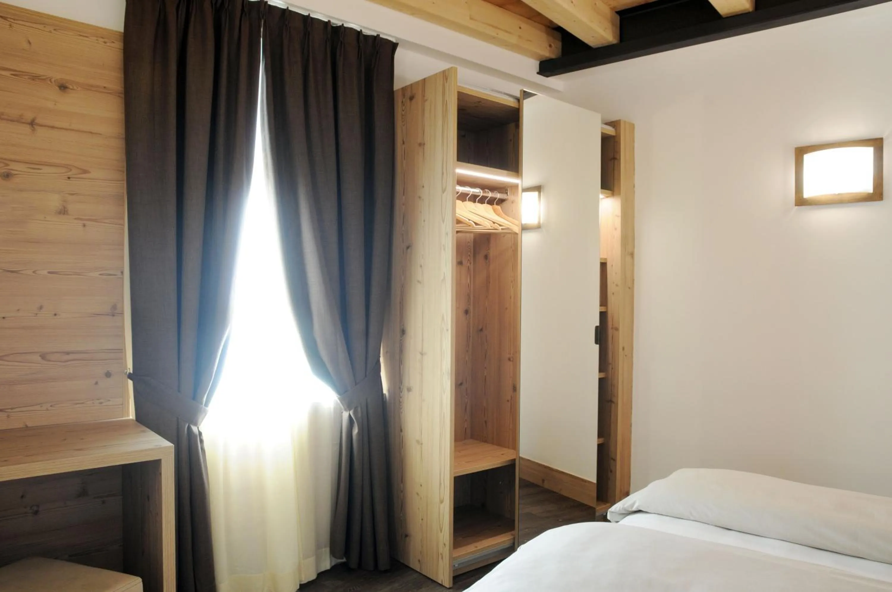 Bedroom, Bed in TOURING HOTEL & SPA