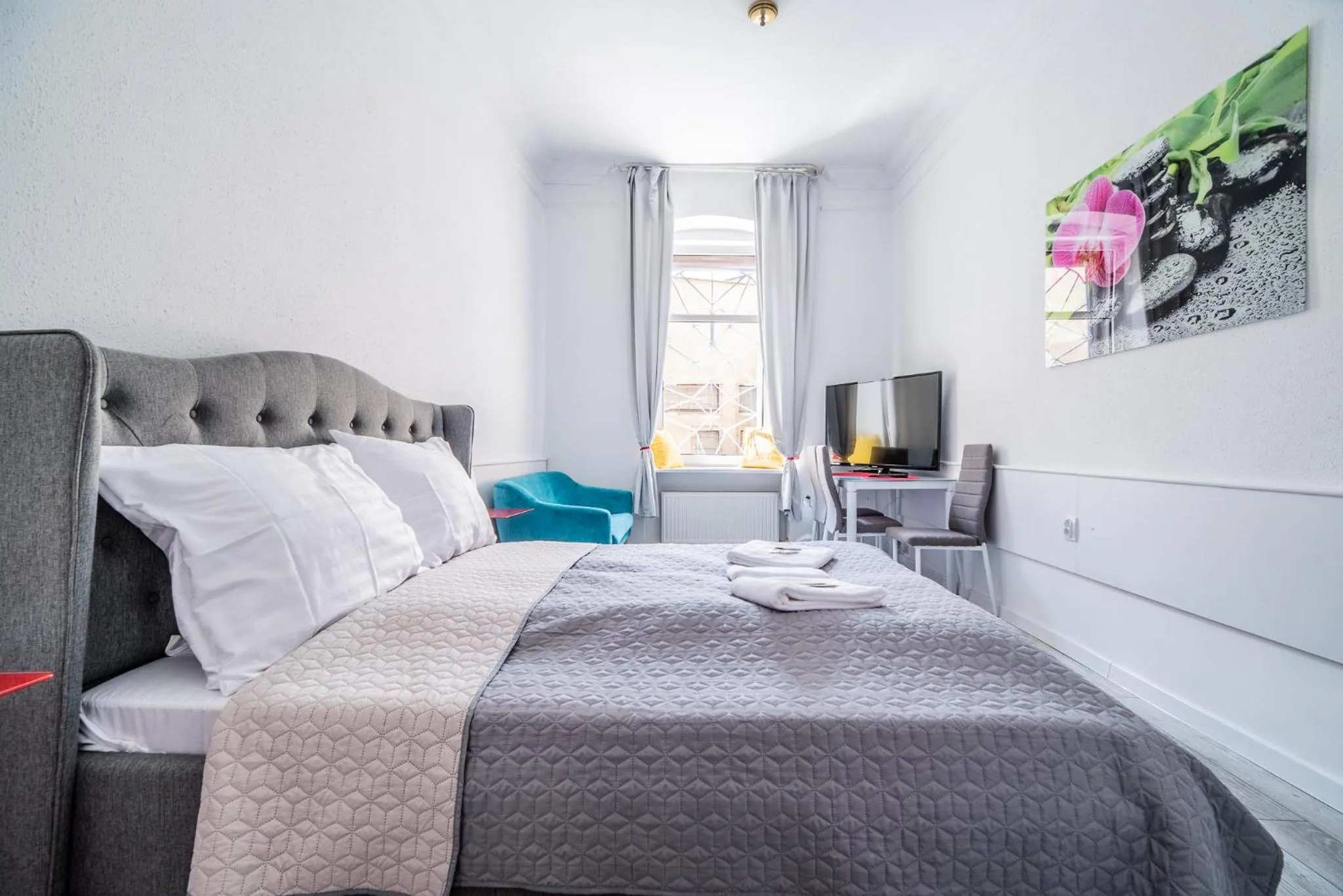 Photo of the whole room, Bed in Great Polonia Świdnica City Center