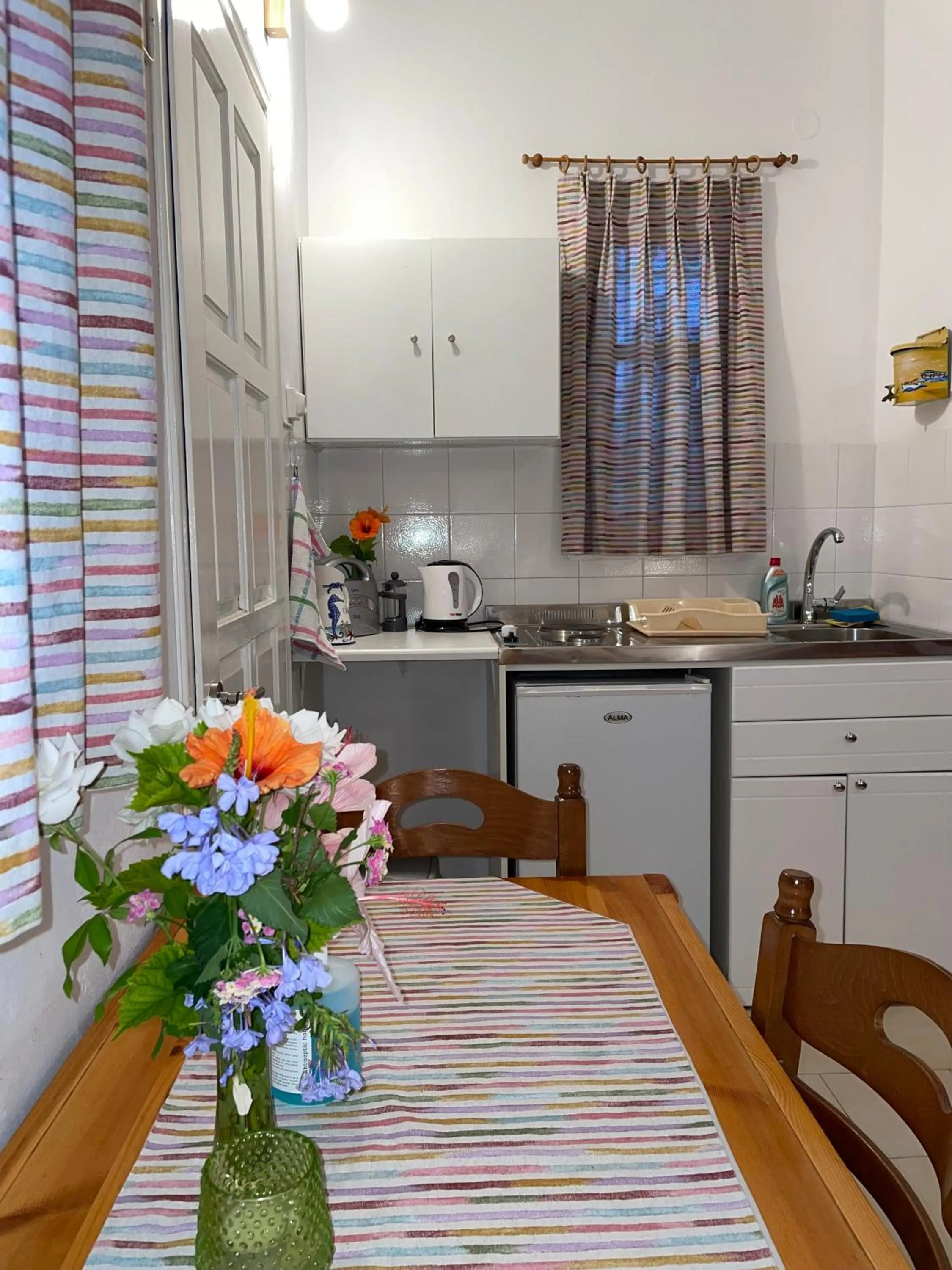 Kitchen or kitchenette in Villa Gelly's Studios