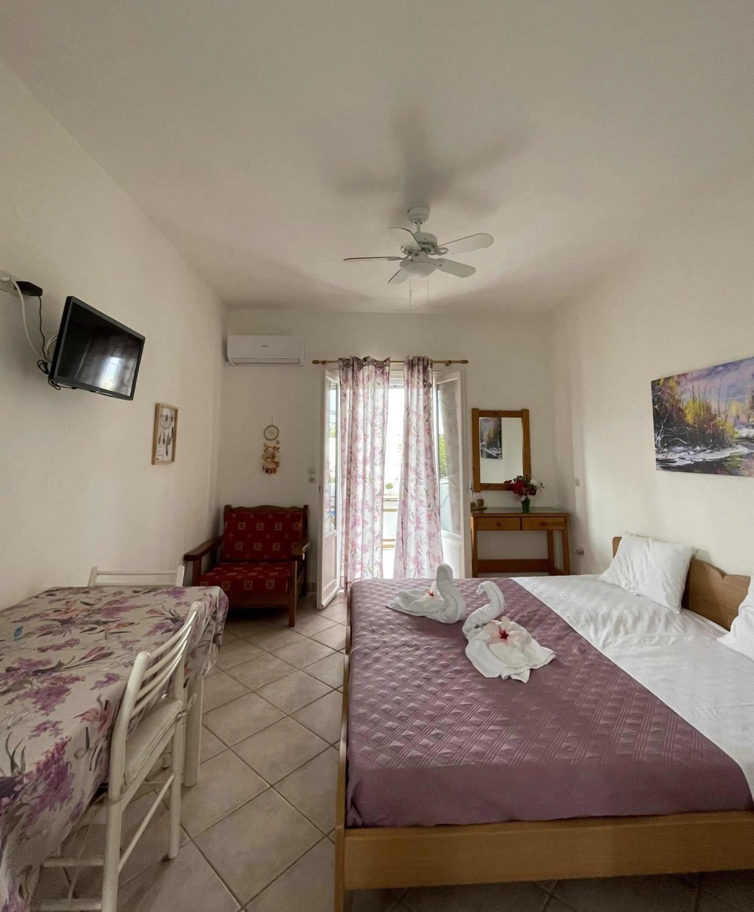 Bed in Villa Gelly's Studios