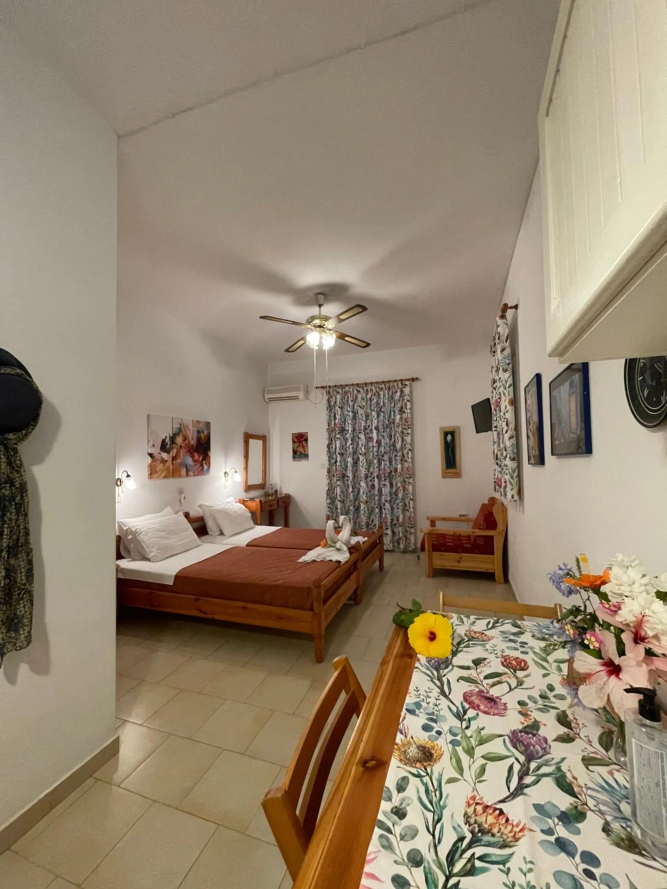 Bed in Villa Gelly's Studios