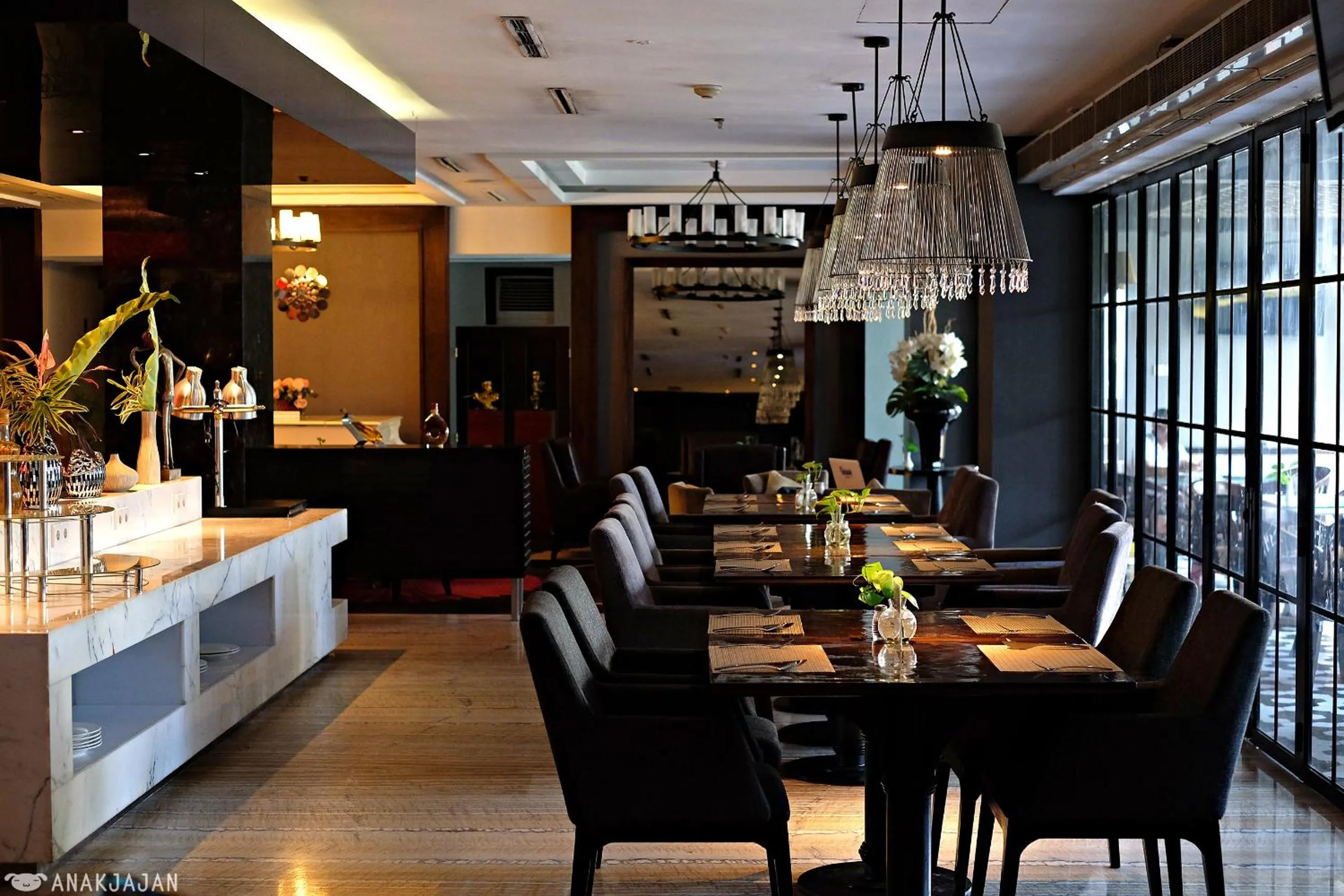 Restaurant/places to eat in Blue Sky Hotel Balikpapan