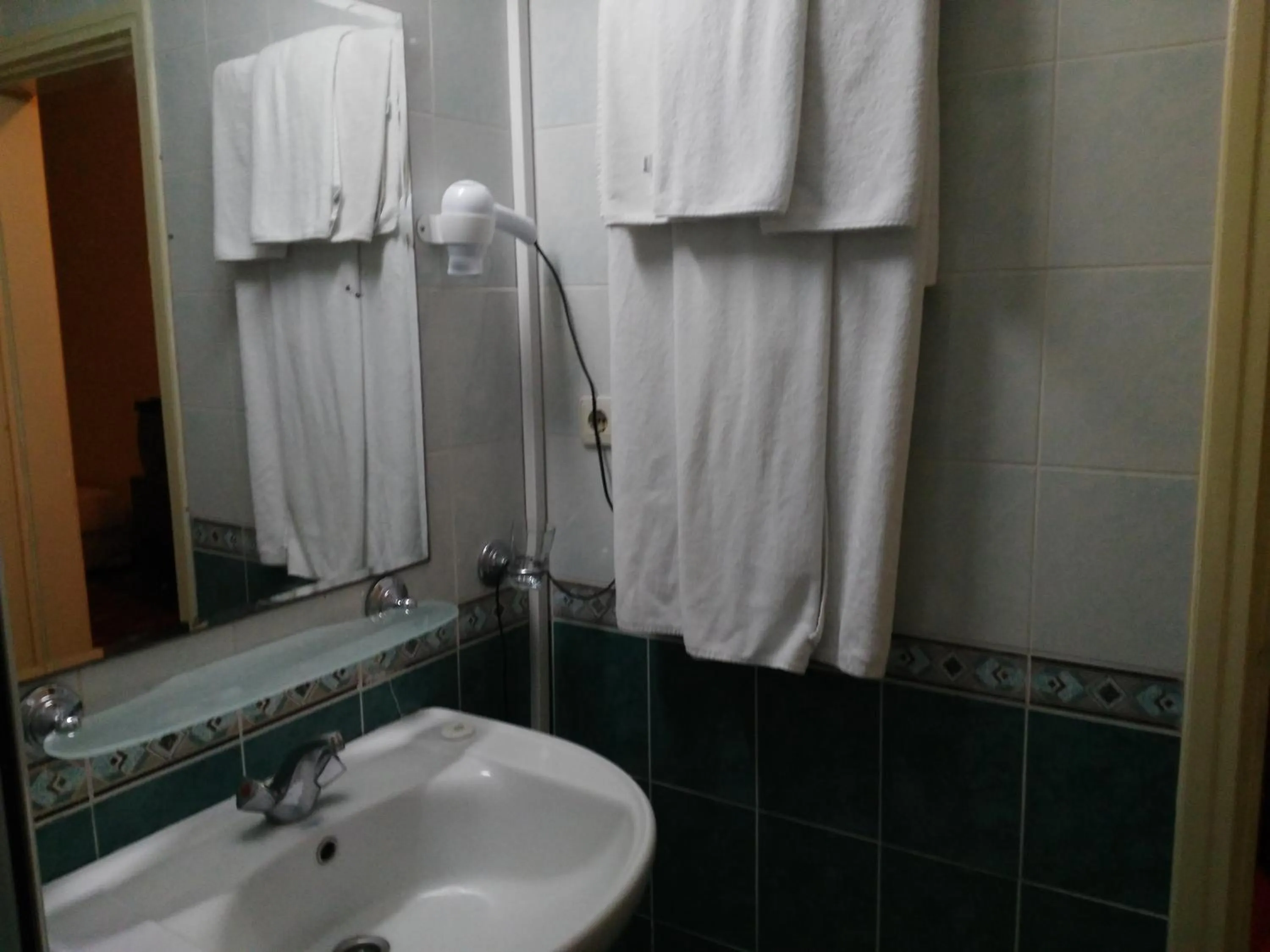 Bathroom in Antik Ridvan Hotel