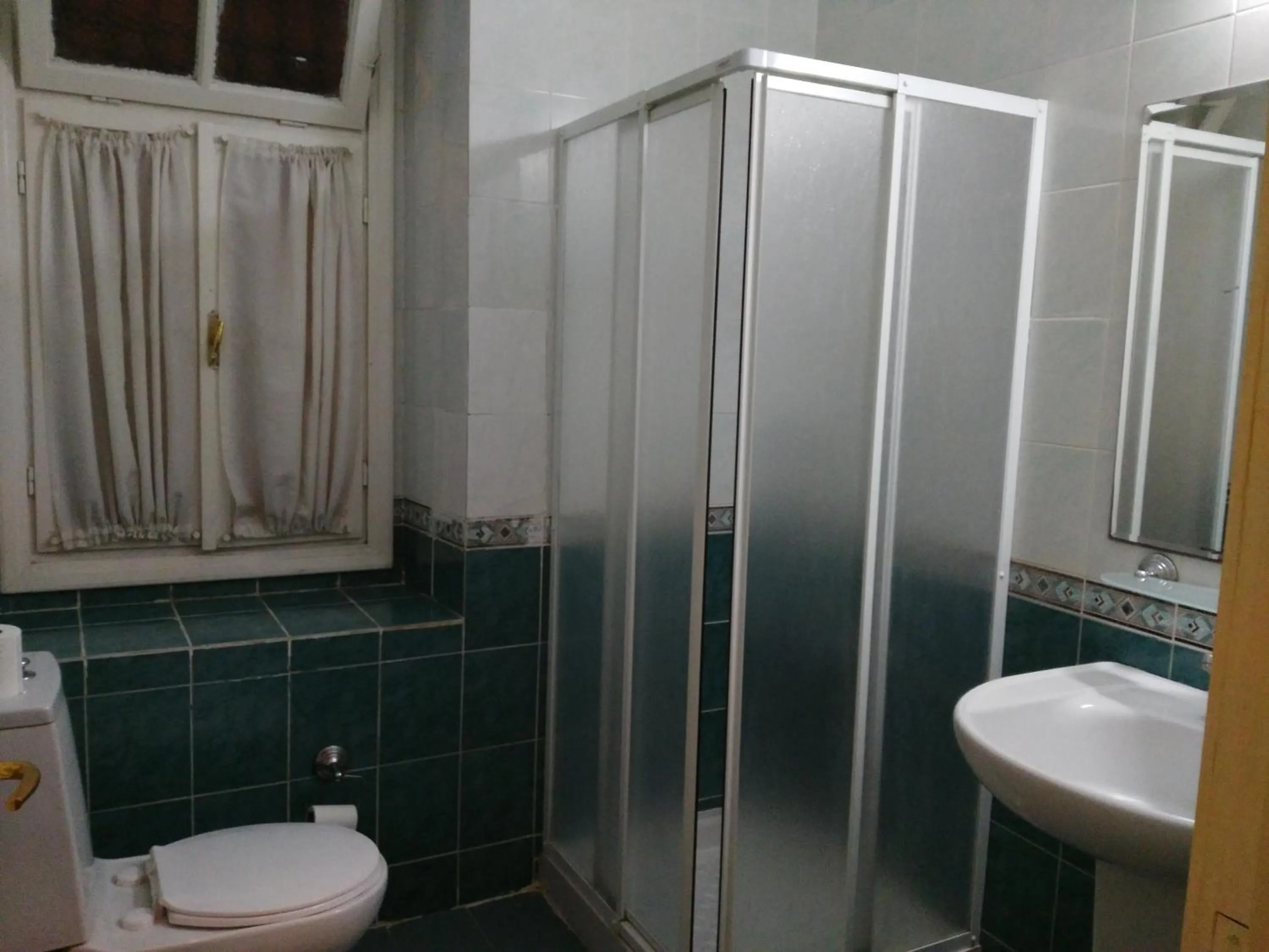 Bathroom in Antik Ridvan Hotel