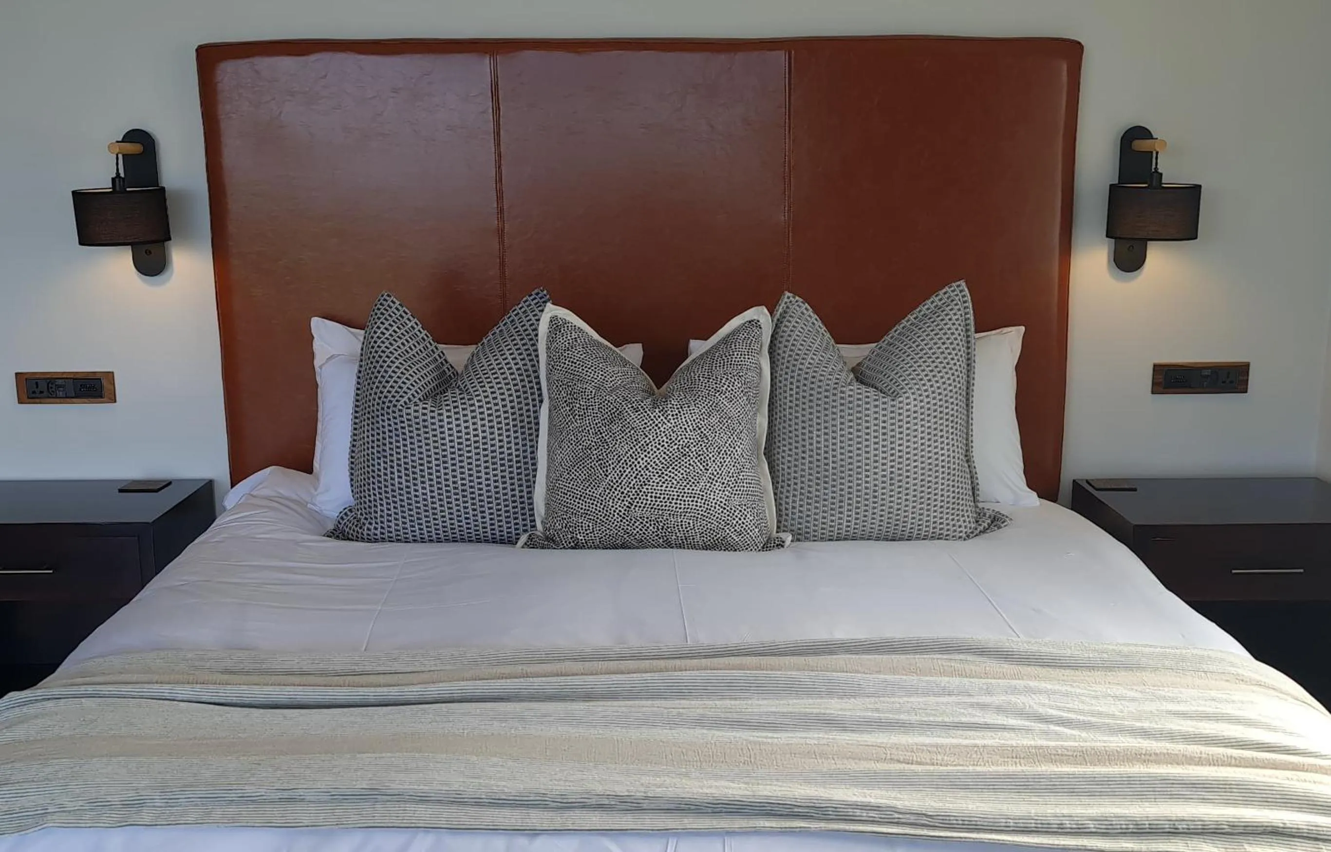 Bed in Shaloha Guesthouse on Supertubes