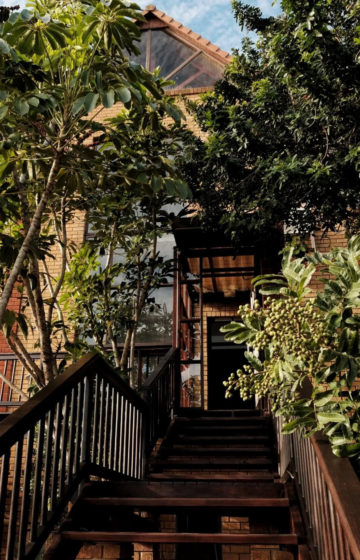 Facade/entrance in Shaloha Guesthouse on Supertubes