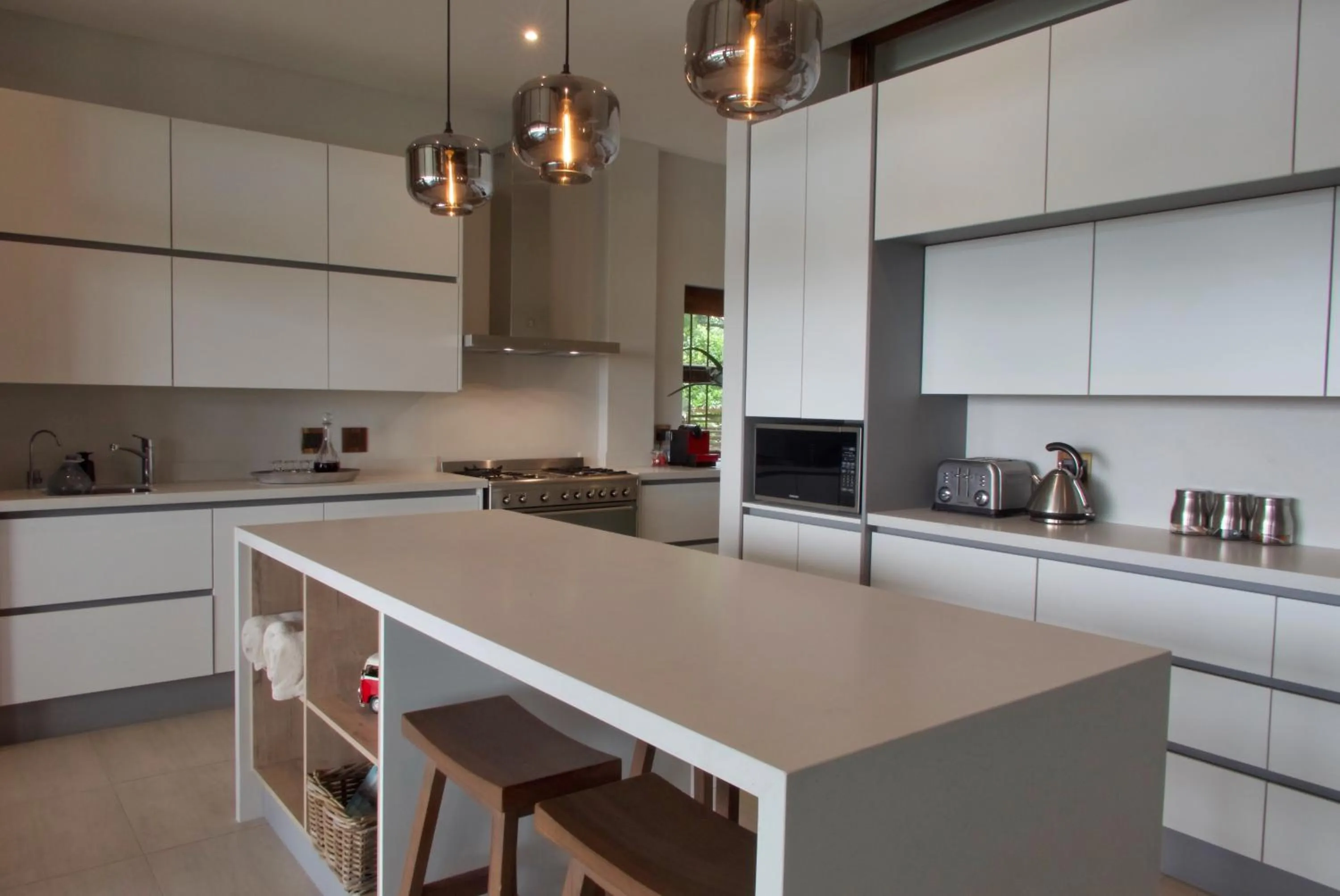 Kitchen or kitchenette in Shaloha Guesthouse on Supertubes