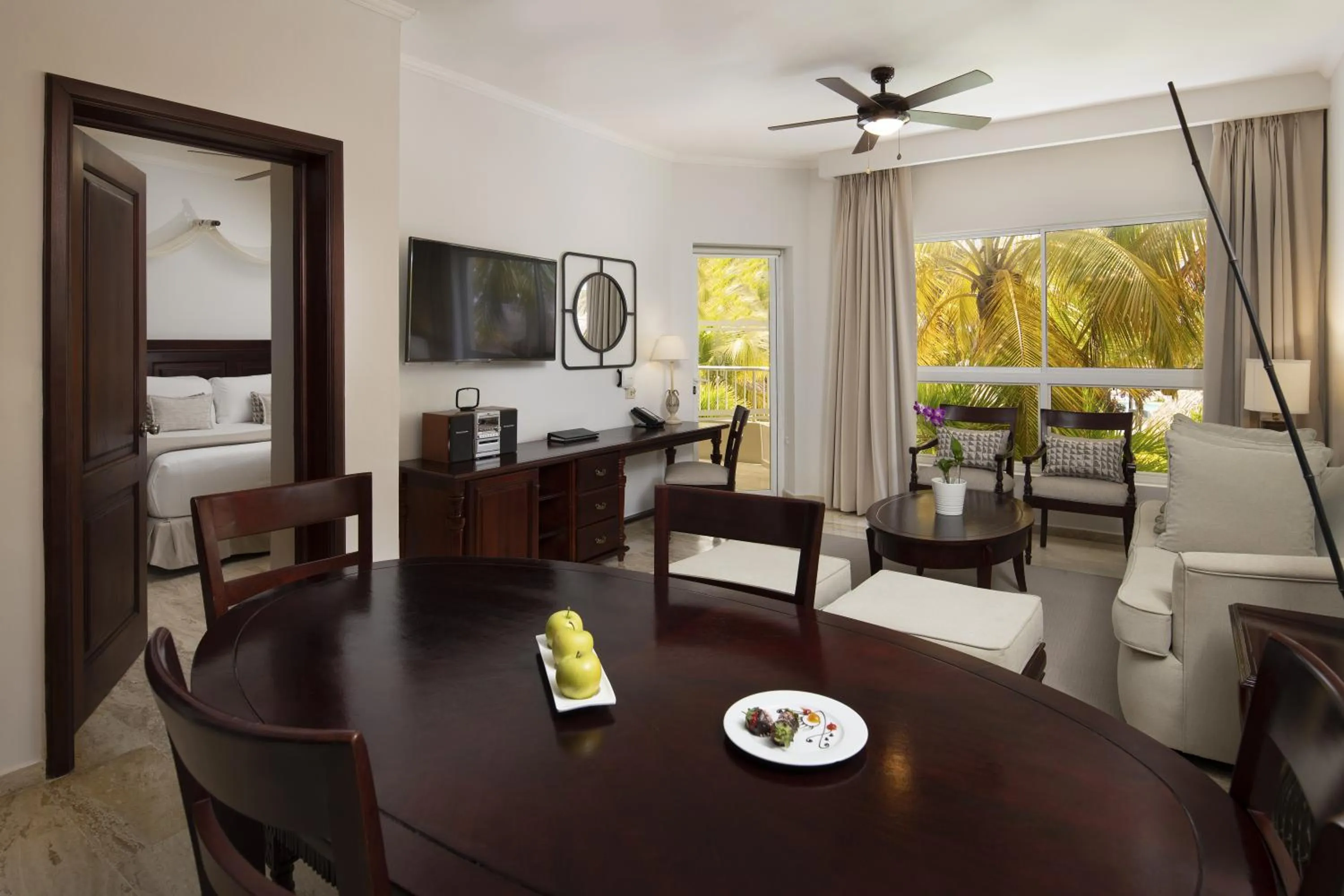 TV and multimedia in Meliá Caribe Beach Resort-All Inclusive